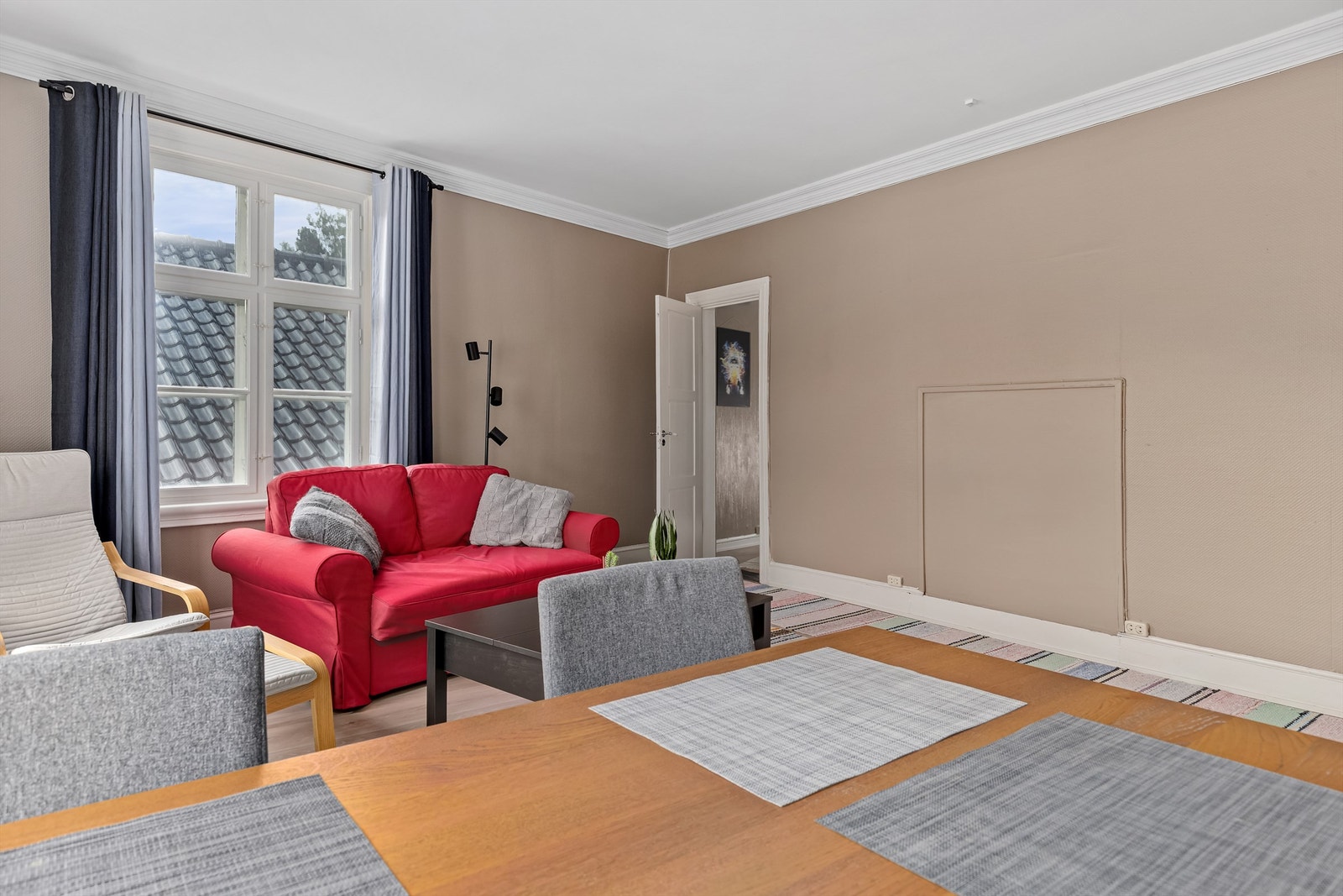 God takhøyde og en flott leilighet Galleribilde