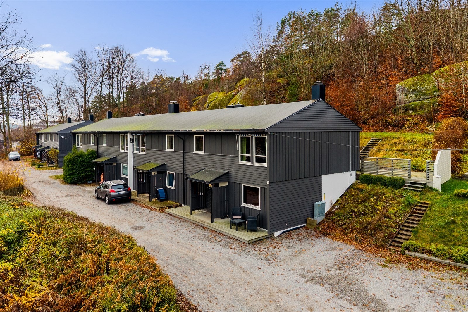 Velkommen til Liljeveien 14D. Tiltalende rekkehus med populær beliggenhet på Unneberg. Barnevennlig og fredelig strøk. Foto: Karl Filip Kronstad Galleribilde