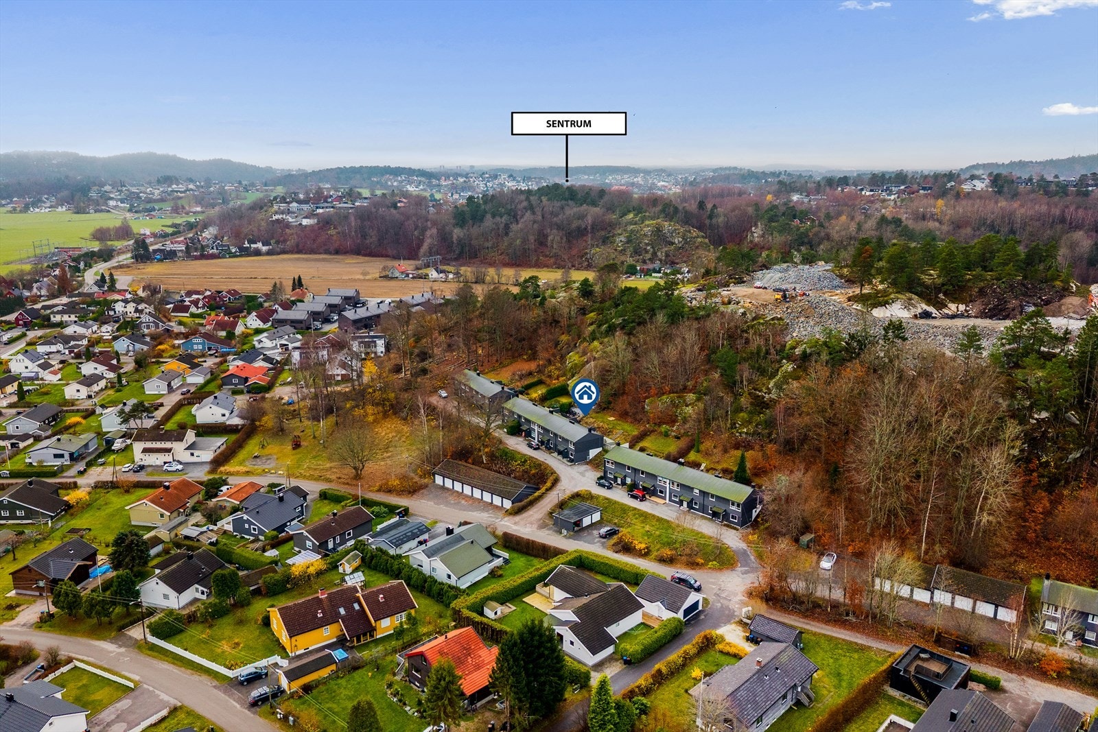 Omkringliggende landlig natur byr på rekreasjonsmuligheter både sommer og vinter. I tillegg er det kort vei til Hjertås med flotte turstier og utsiktspunkter. Galleribilde