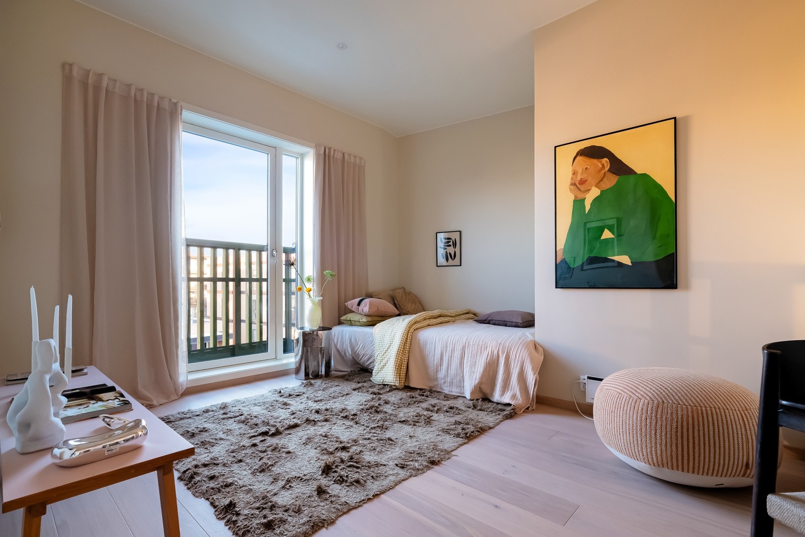 De to øvrige soverommene er også romslige, med plass til seng, skrivepult eller annet ønsket møblement. Galleribilde