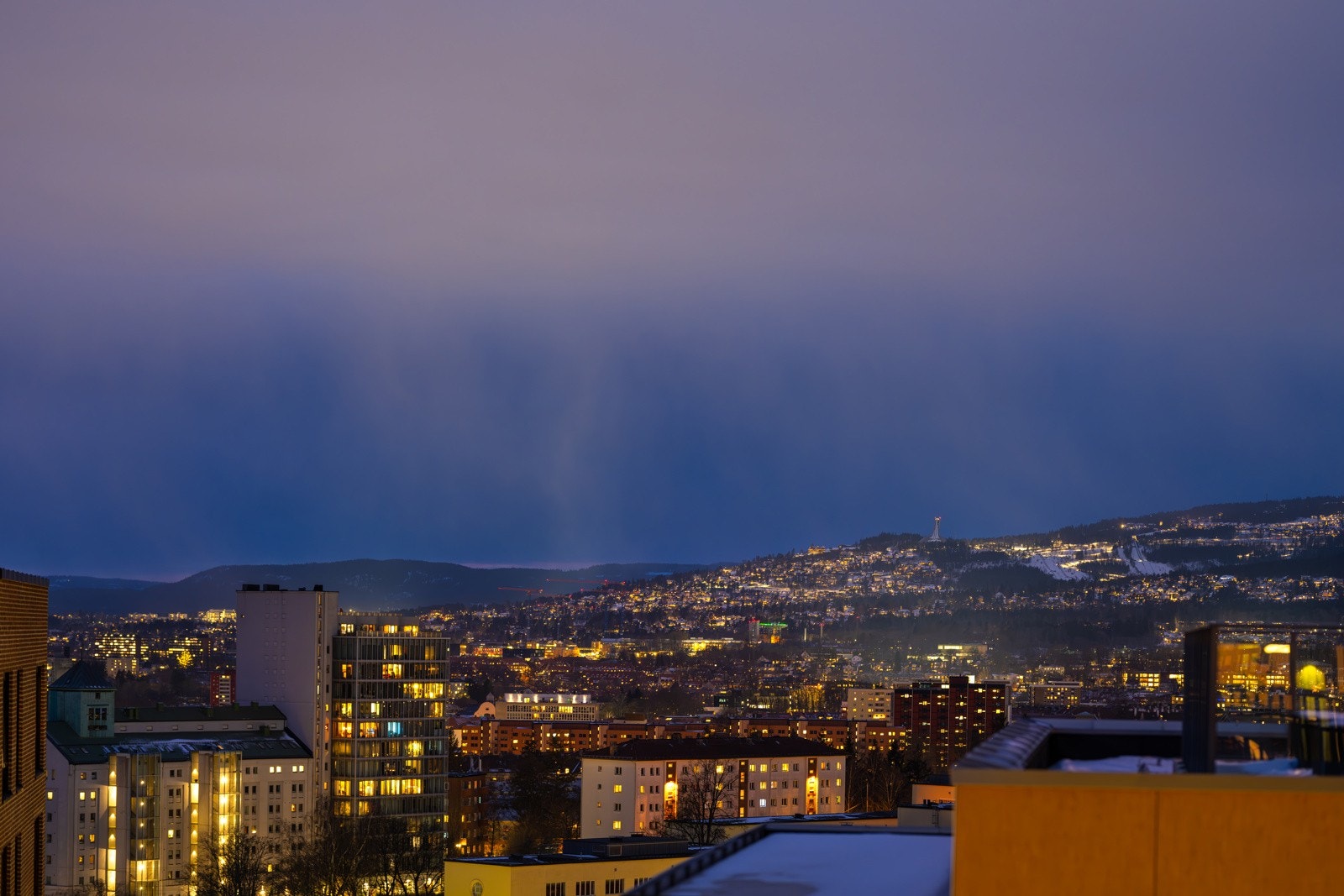 Her bor du høyt og fritt i byggets 8.etasje med heisadkomst. Galleribilde