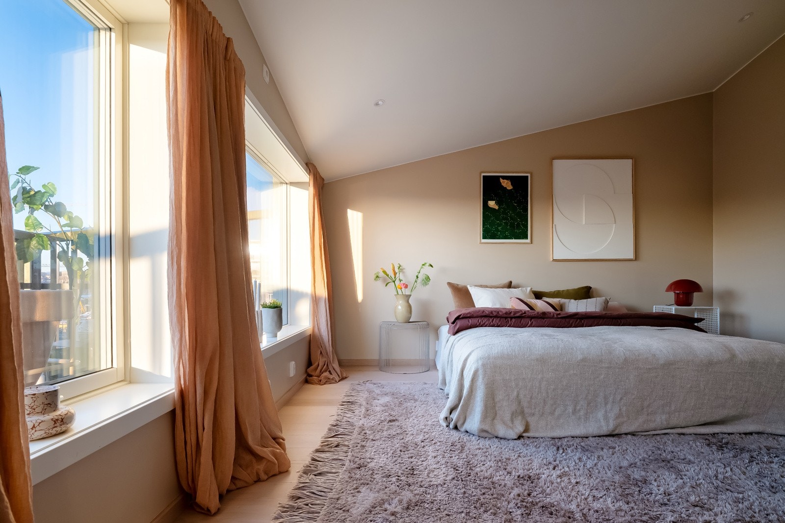 Leiligheten har tre fine og luftige soverom. Galleribilde