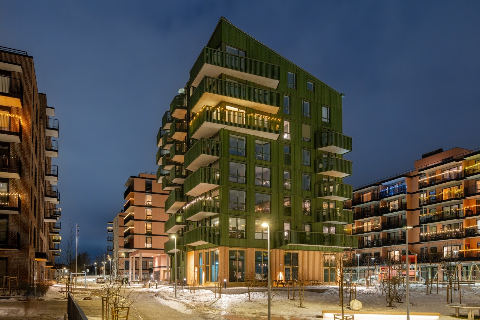 Sameiet består av 166 seksjoner hvorav 165 boligseksjoner og 1 næringsseksjon (barnehage). Galleribilde