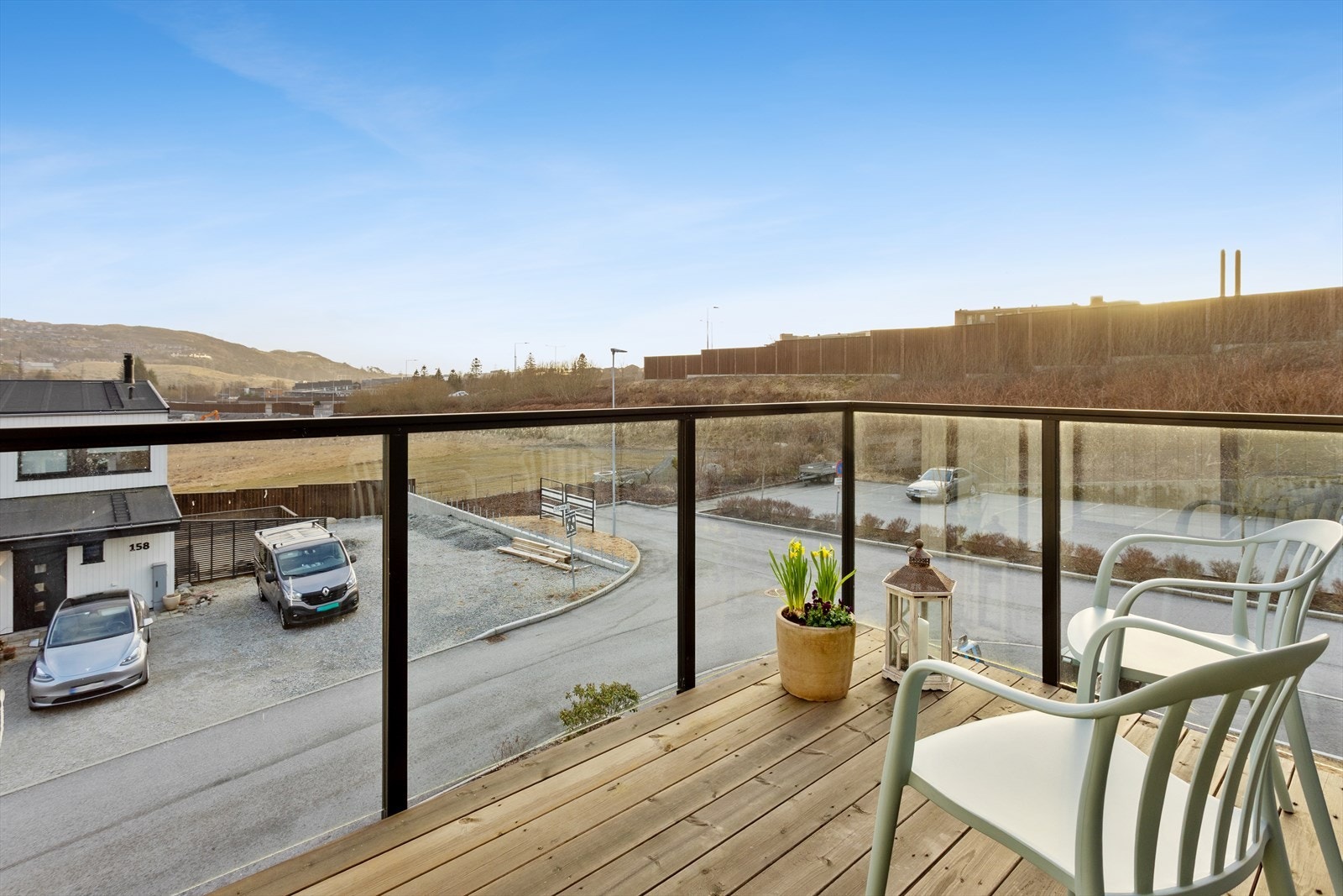 3. etg: Balkong mot sør med sol hele dagen Galleribilde