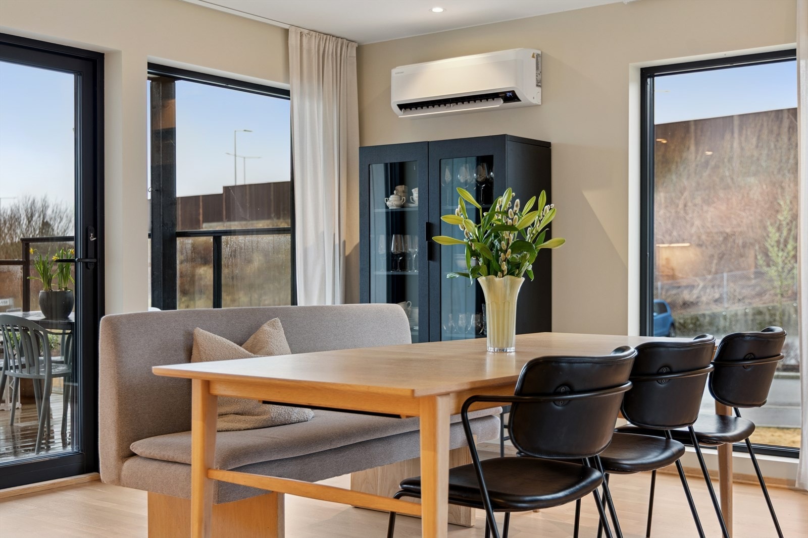 2. etg: Spisestue Galleribilde