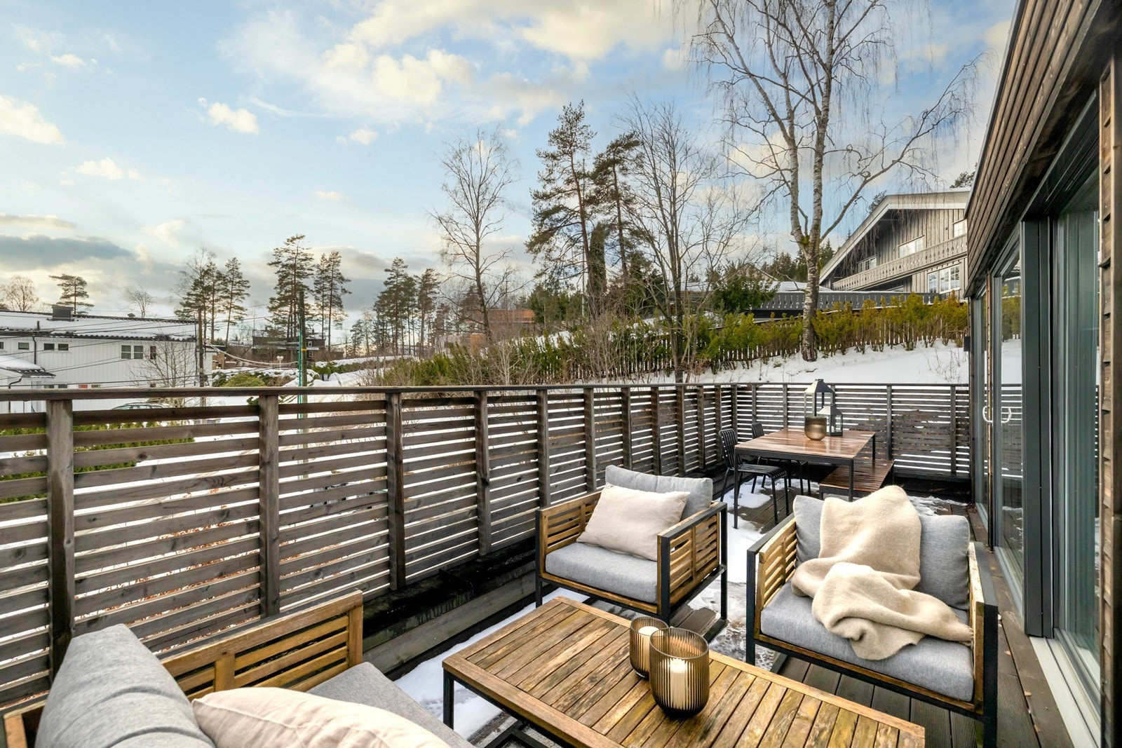 Sydvendt balkong på 18 m² med gode solforhold Galleribilde