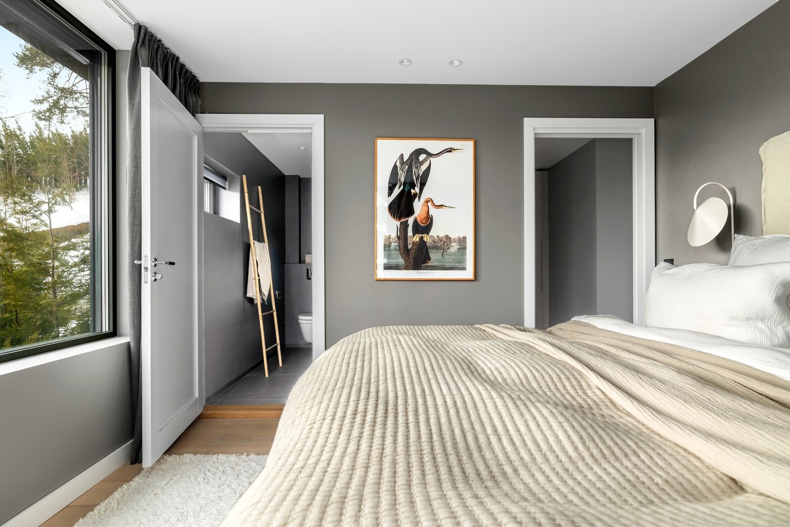 Hovedsoverom mot eget bad Galleribilde