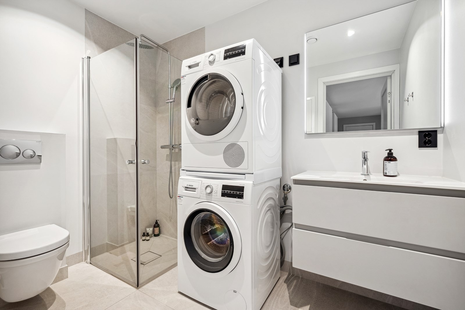 Bad hybel. Bilde fra 2024, interessenter oppfordres til fysisk besiktigelse Galleribilde