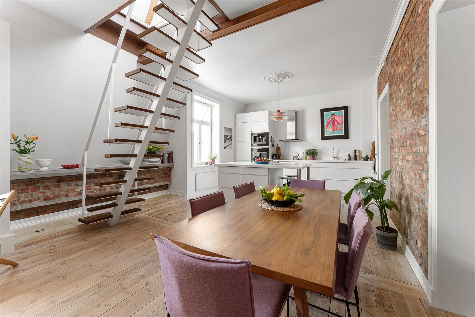 Originale gulv som er blitt pusset og behandlet. Galleribilde