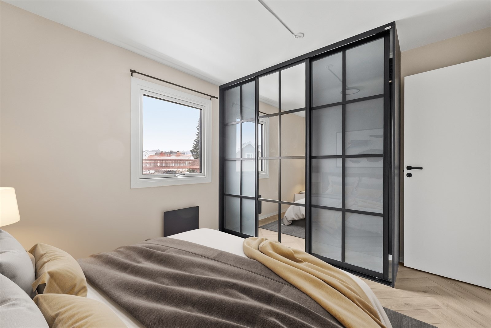 Speilgarderobe på begge soverom Galleribilde