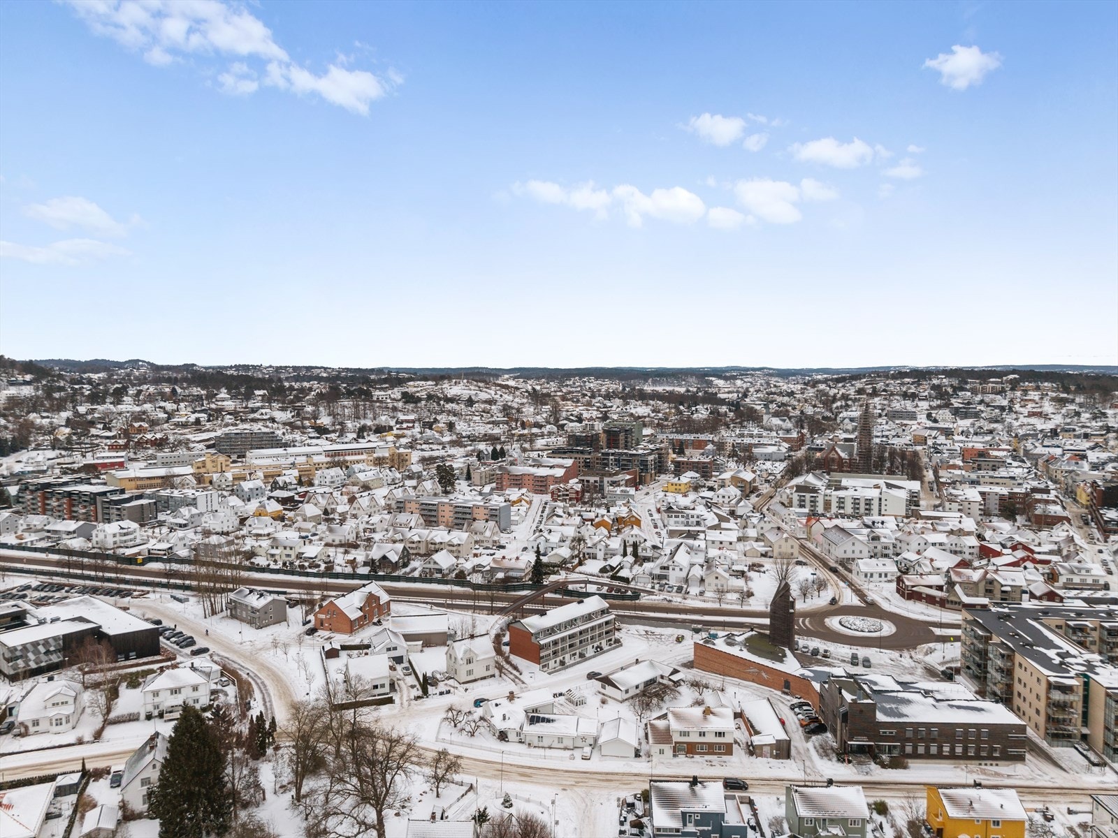 Kort gangavstand til både tog og buss-stasjonen Galleribilde