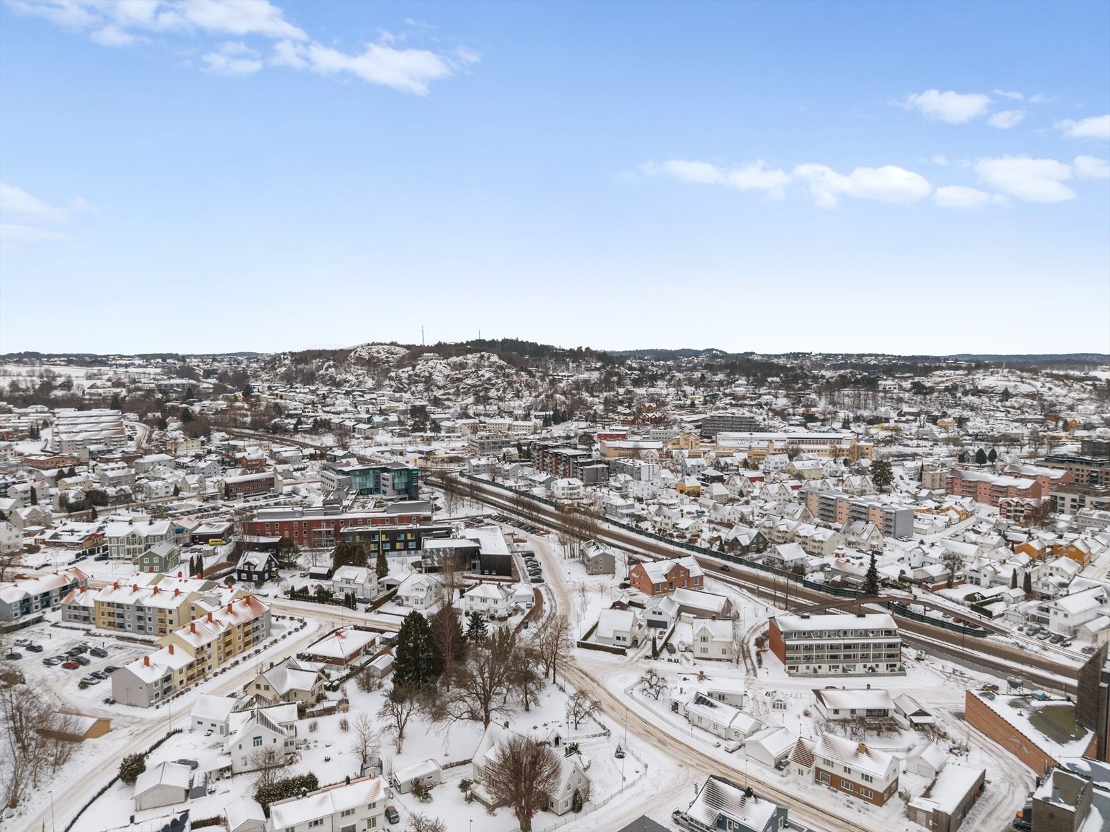 Kort vei opp til E-18 for de som pendler Galleribilde