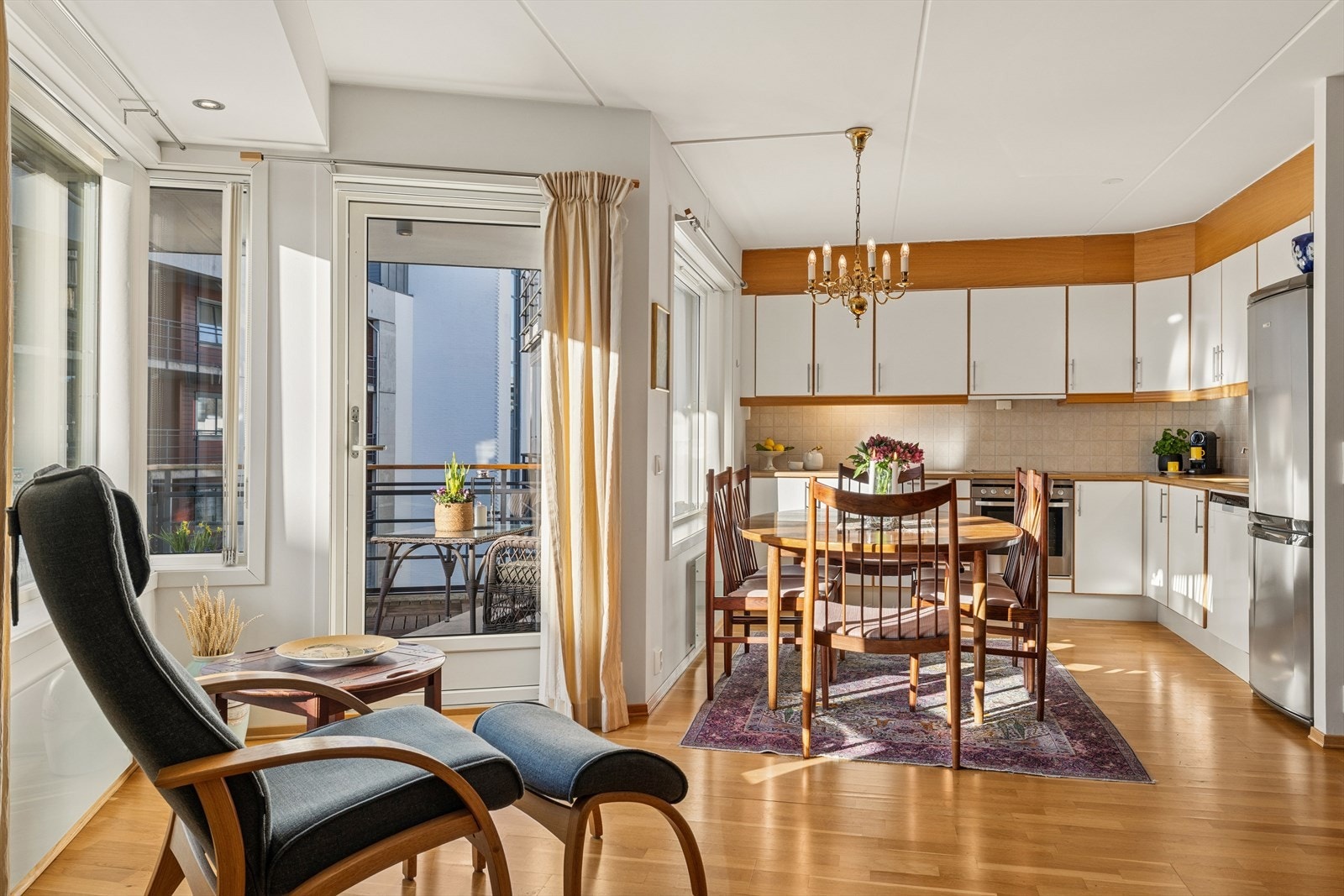 Utgang til balkong. Galleribilde