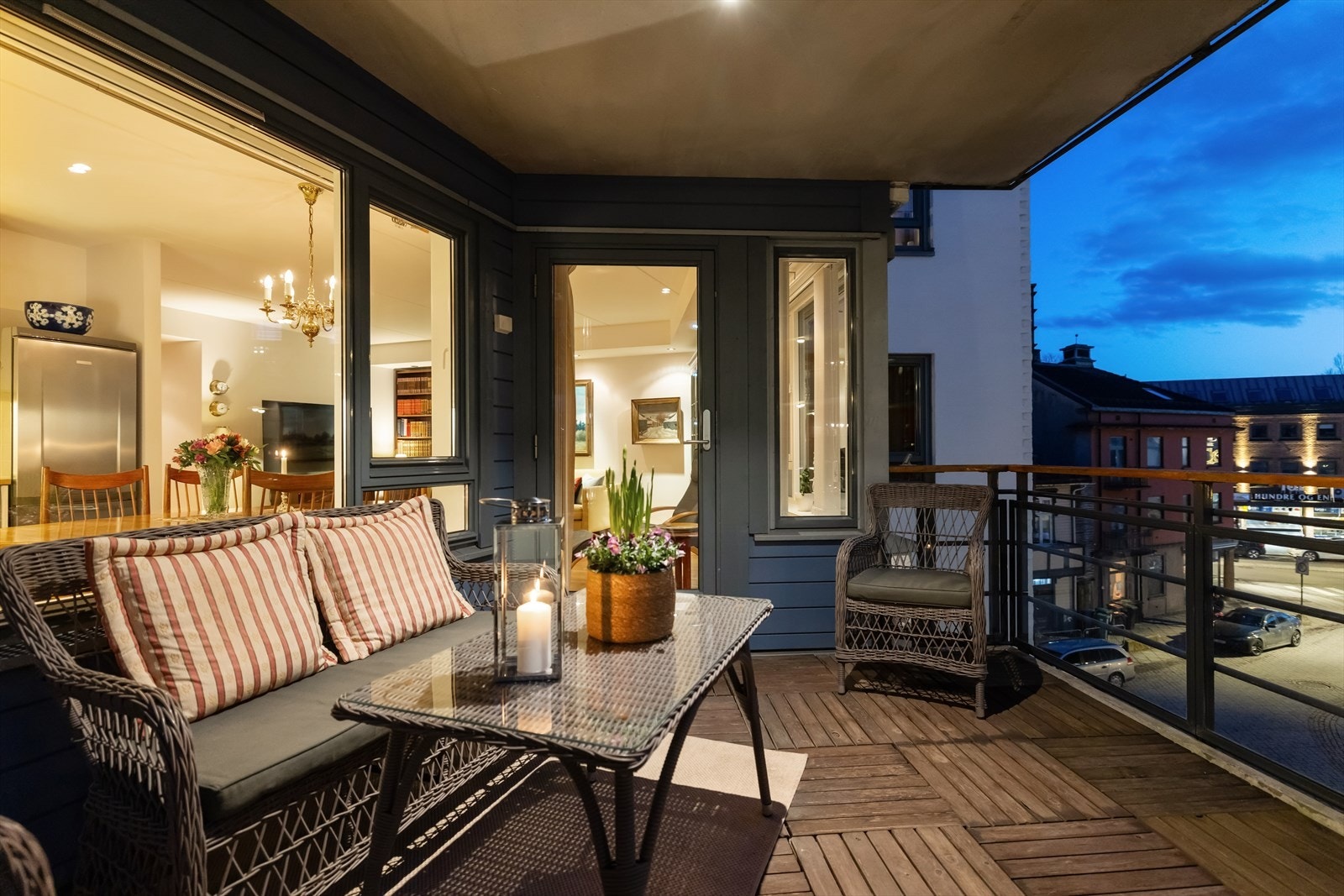 Kveldsfoto. Galleribilde