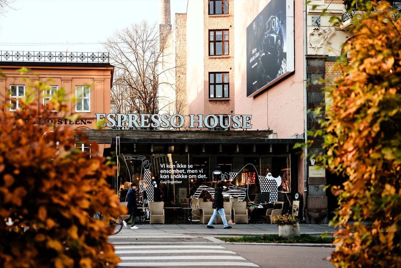 Området byr på alt fra hyggelige nabolagskafeer til anerkjente restauranter. Galleribilde