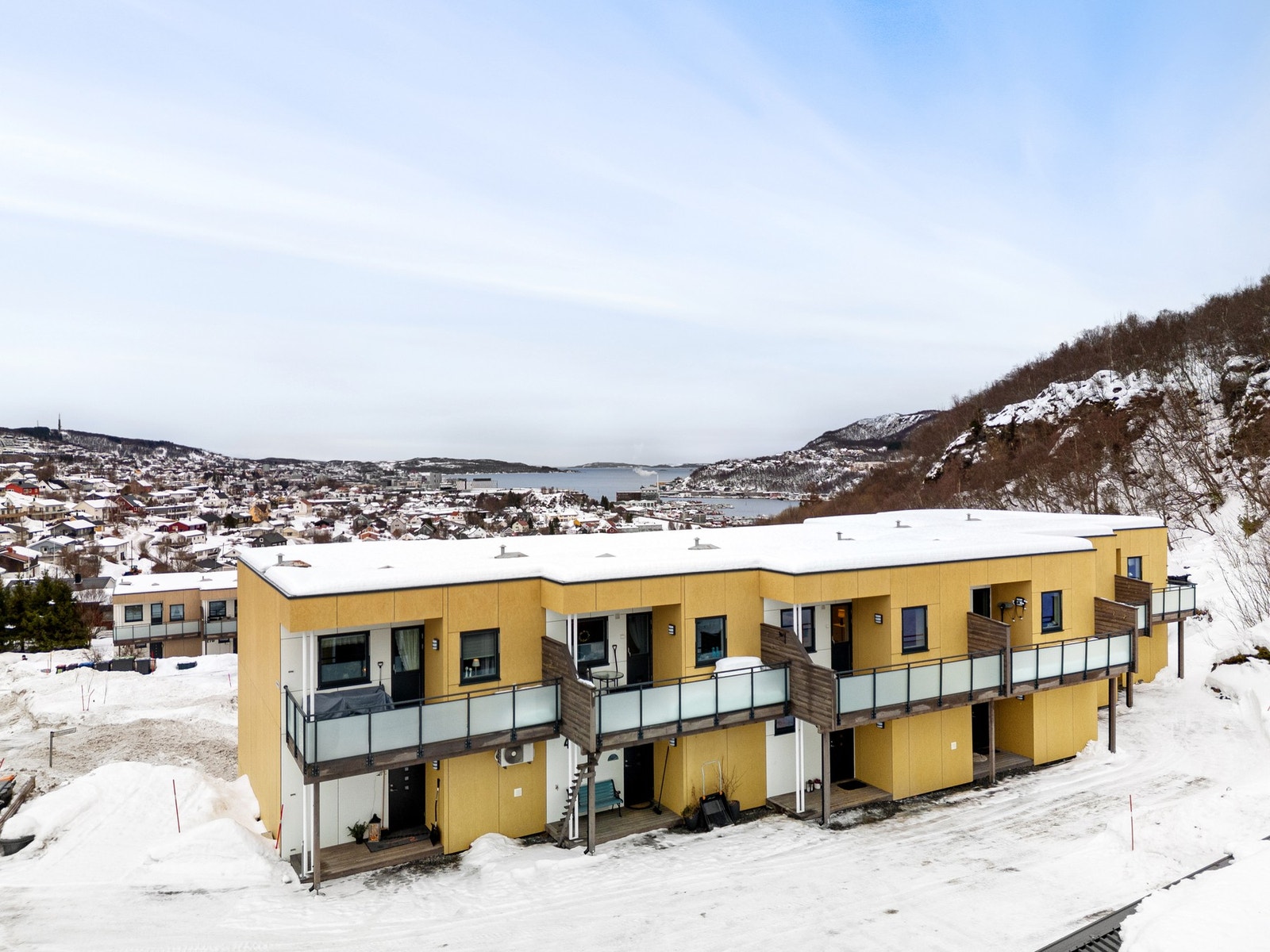 Meget pen 3-roms leilighet med strålende beliggenhet øverst i Harstadbotn Galleribilde