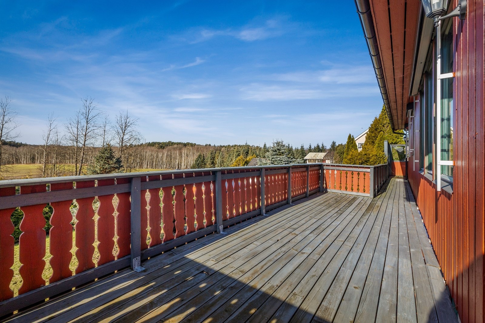 Her er det god plass til flere sittegrupper og utemøblement. Galleribilde