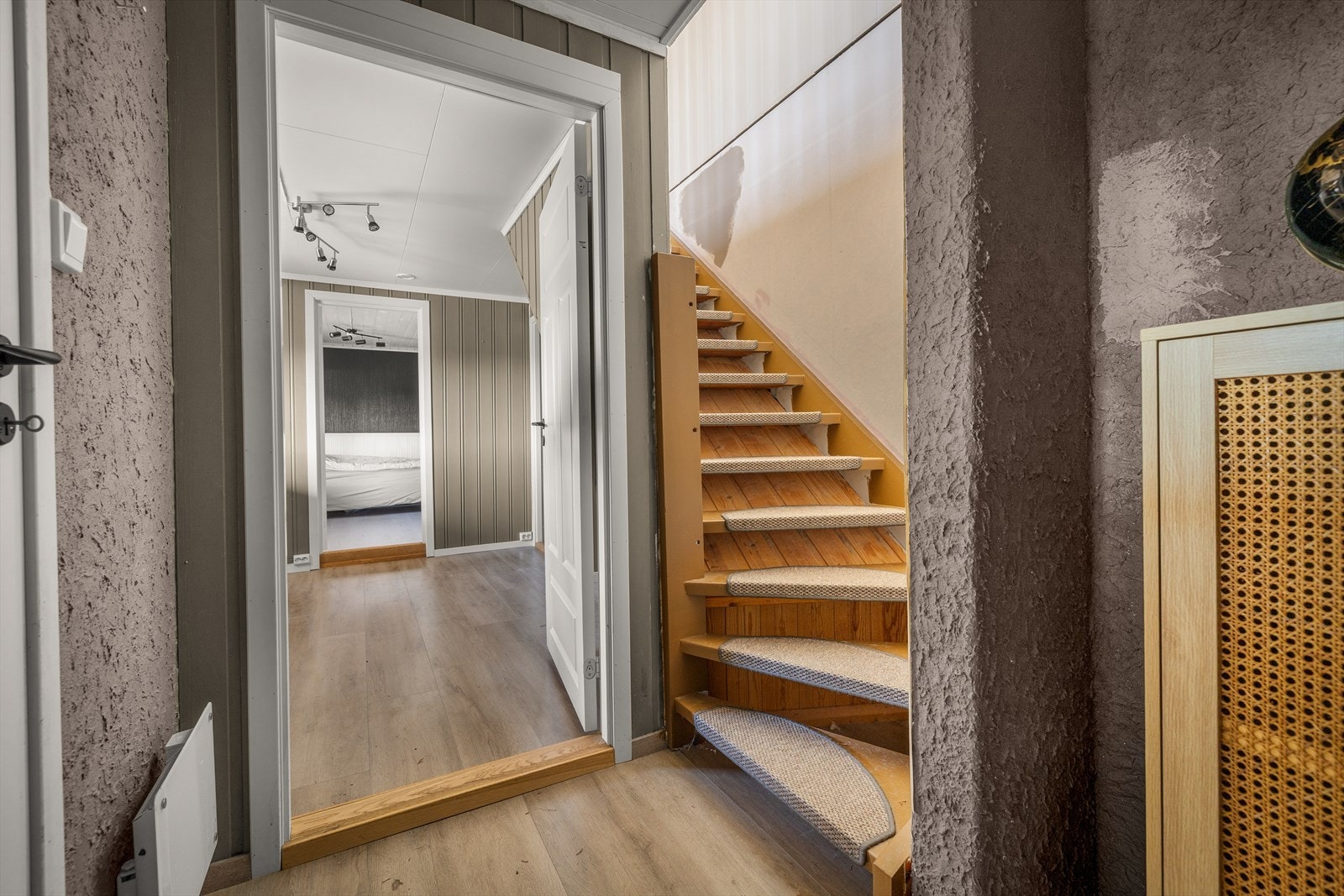 Fra gangen er det tilgang til etasjens ulike rom. Galleribilde