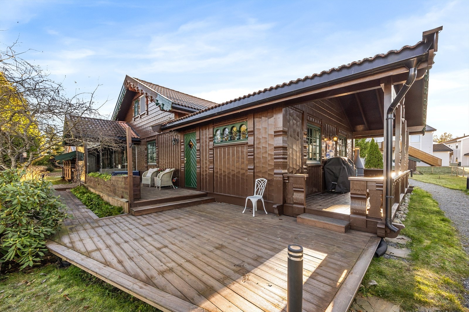 De store terrassene gir rikelig med uteplass for ulike aktiviteter og soner. Galleribilde