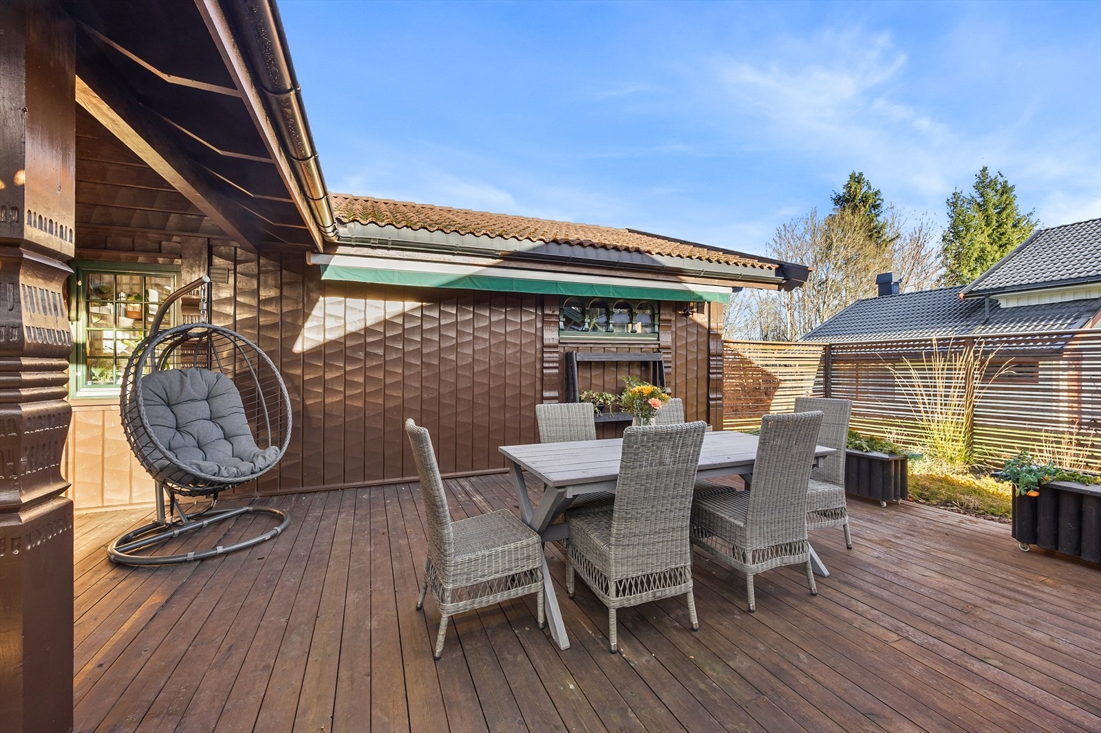 Uteplassen er perfekt for sosiale sammenkomster! Galleribilde