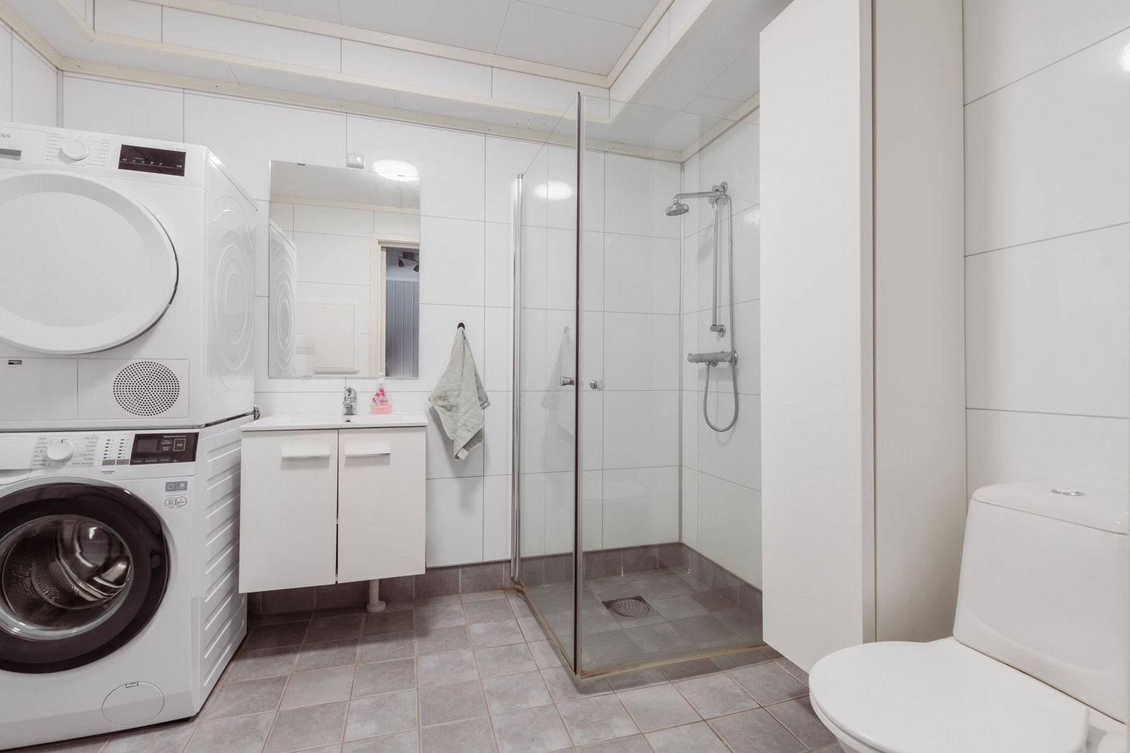 Kombinert bad og vaskerom Galleribilde