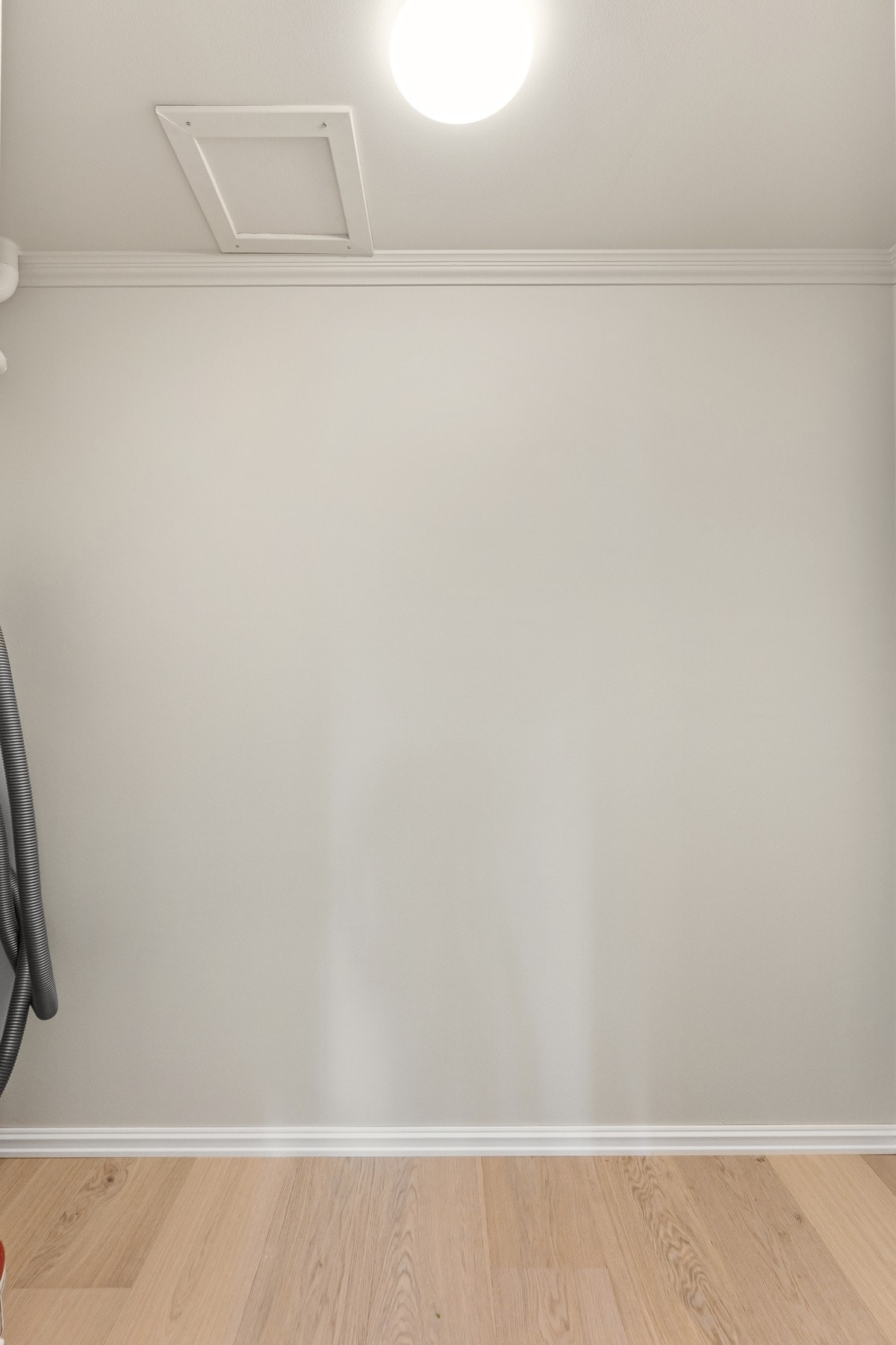 Bod med inngang fra kjøkkenet med god plass til oppbevaring. Galleribilde