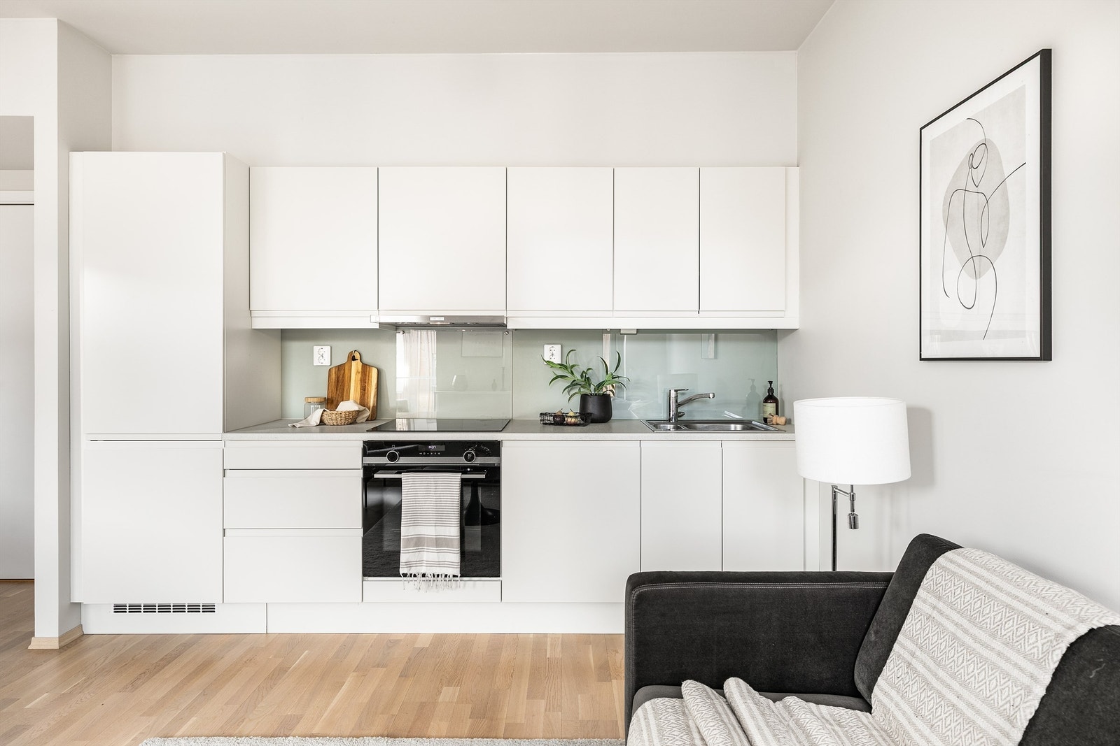 Kjøkkenet er velholdt, i likhet med leiligheten for øvrig. Galleribilde