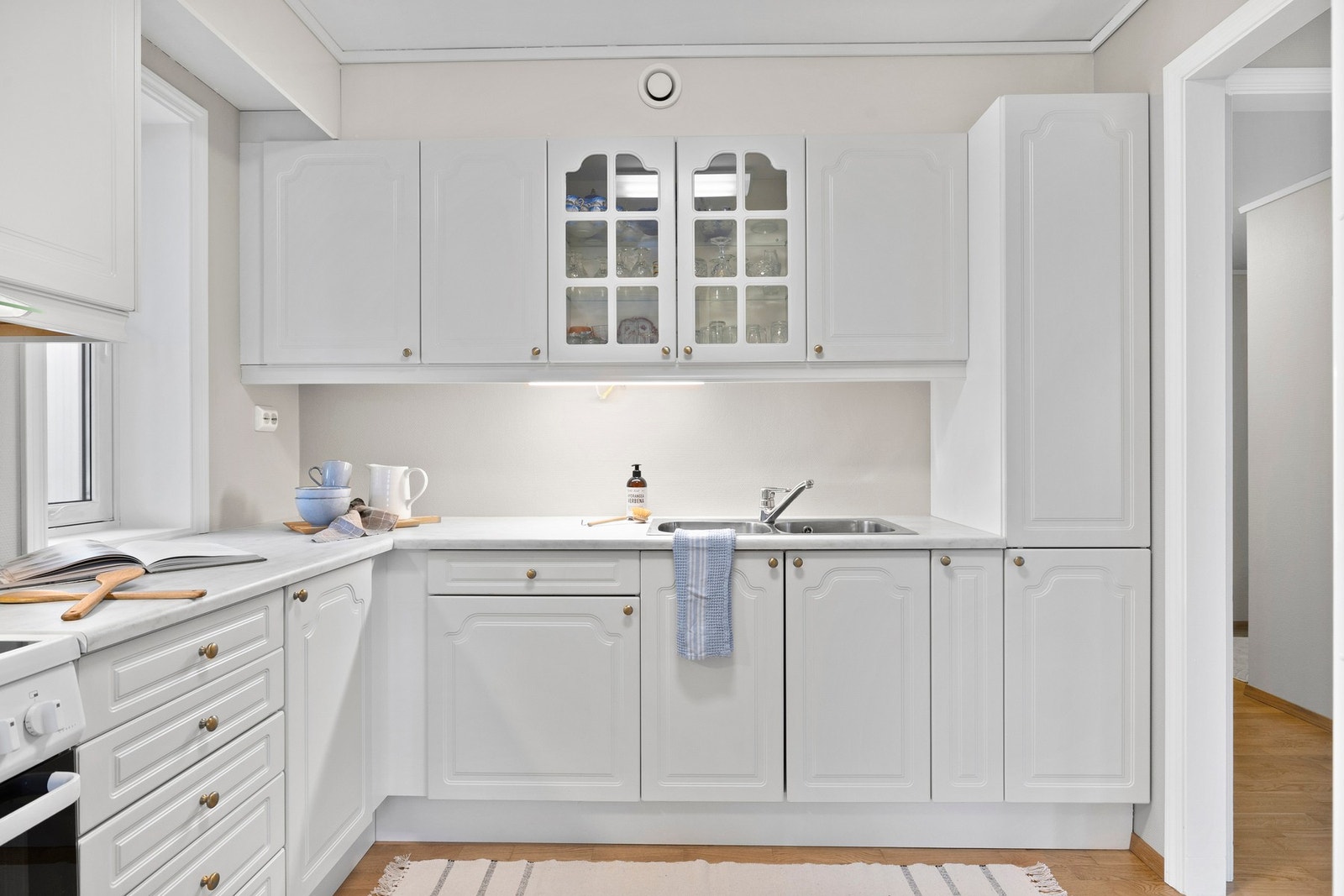 Kjøkkenet er avdelt fra stuen. Galleribilde