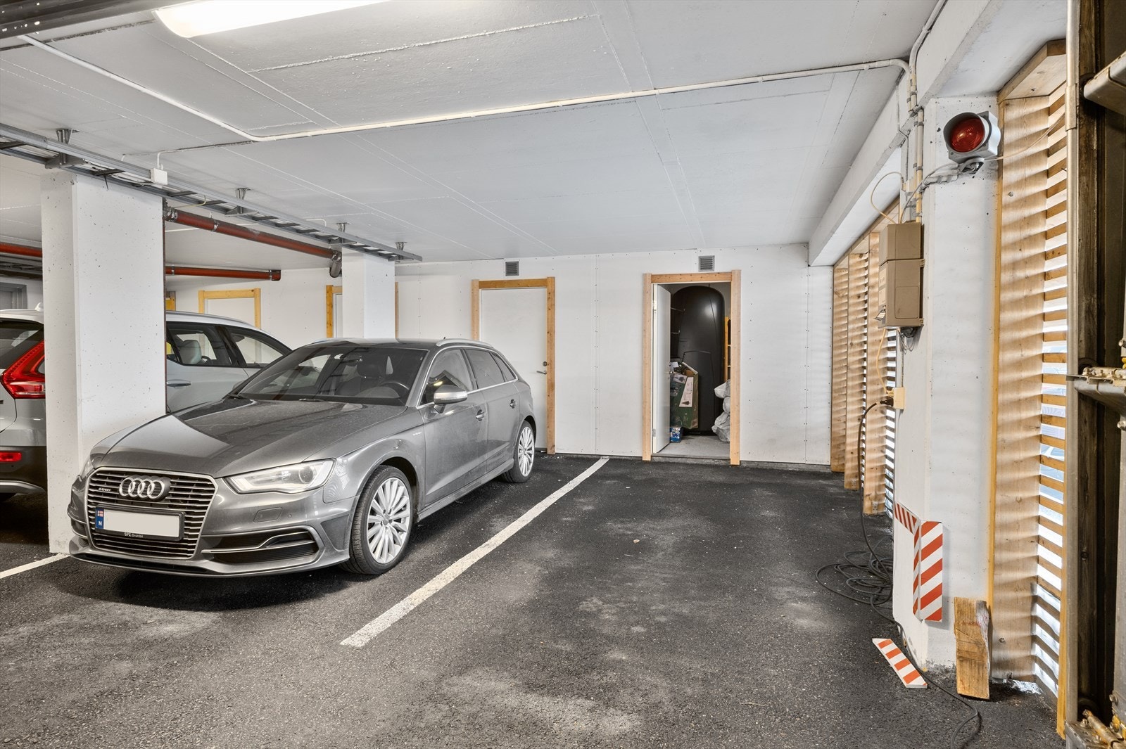 - Fast parkeringsplass i lukket garasjeanlegg mulighet for el-lader - Galleribilde