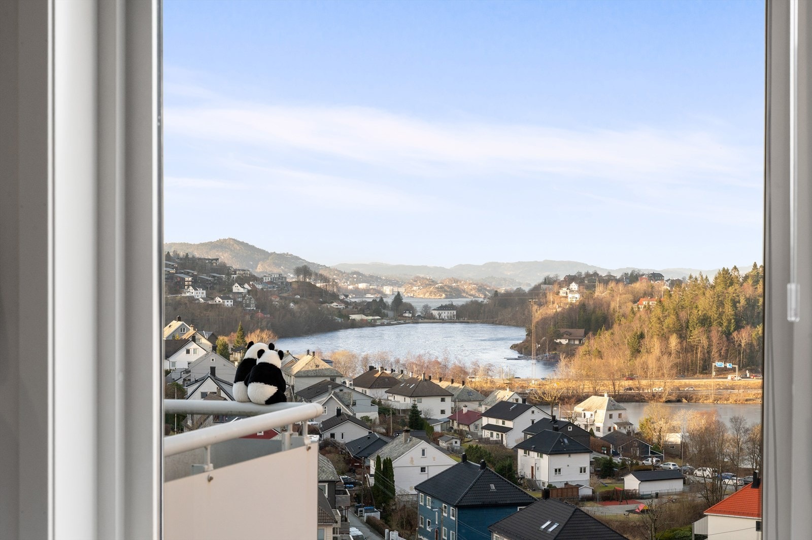 - Byggeår er 2008 og leiligheten holder en gjennomgående moderne og god standard - Galleribilde