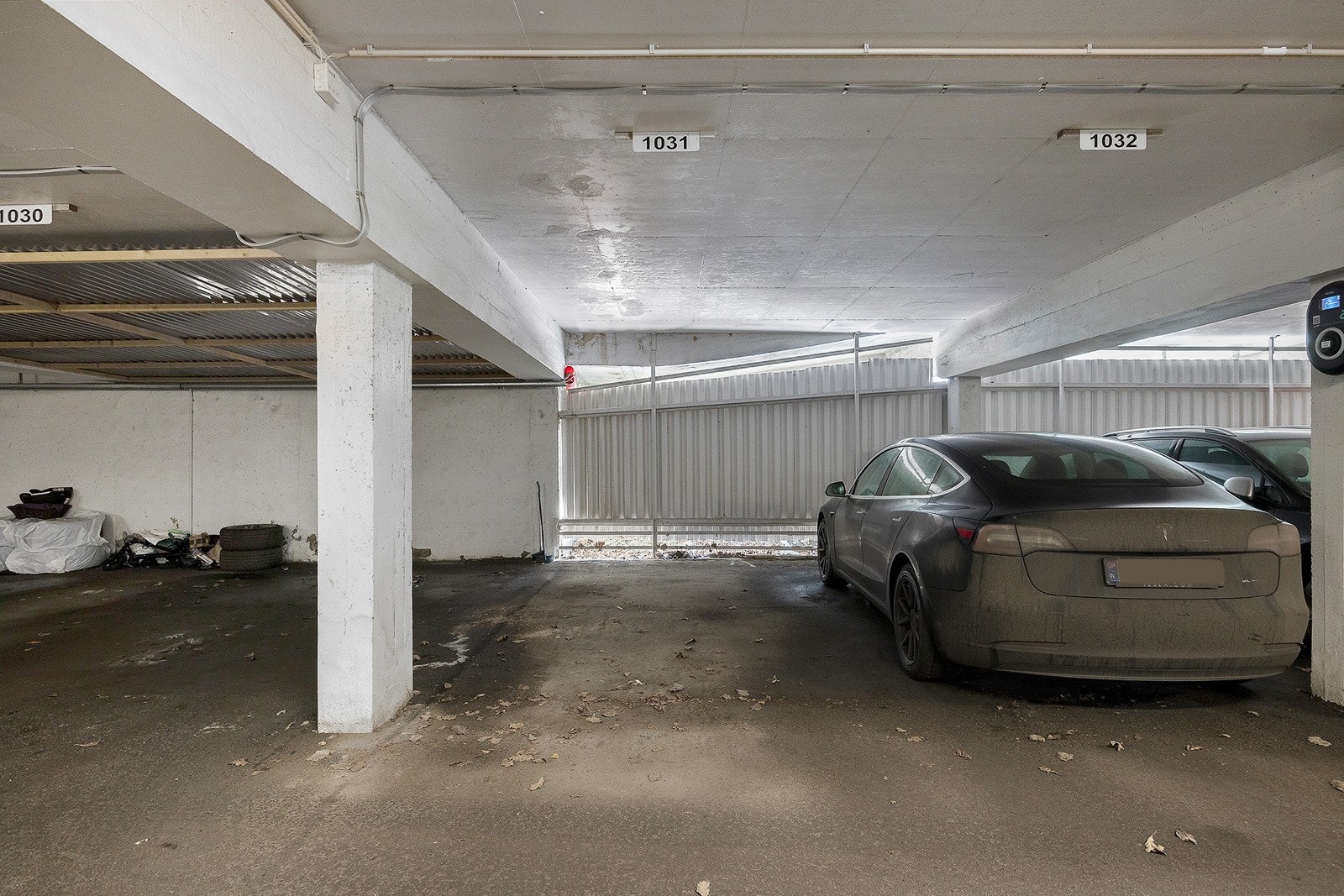 Parkeringsplass (1031) Galleribilde