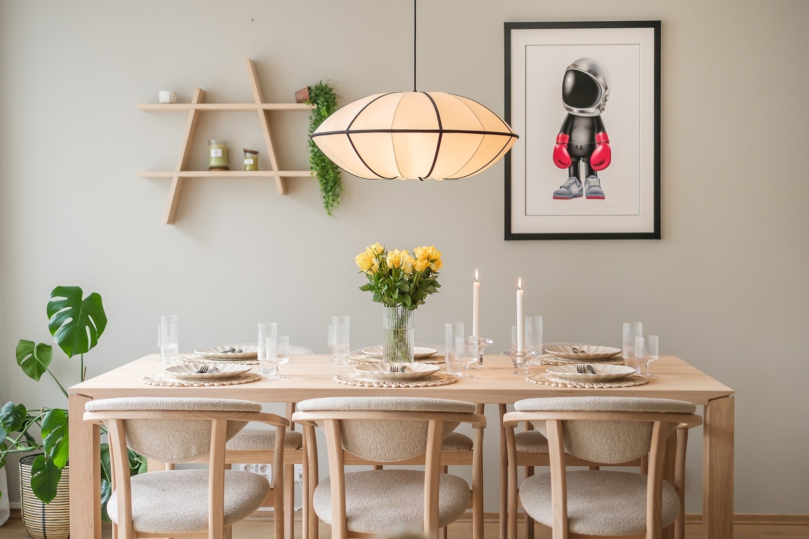 Her ligger alt til rette for å invitere til hyggelige sammenkomster med familie og venner. Galleribilde