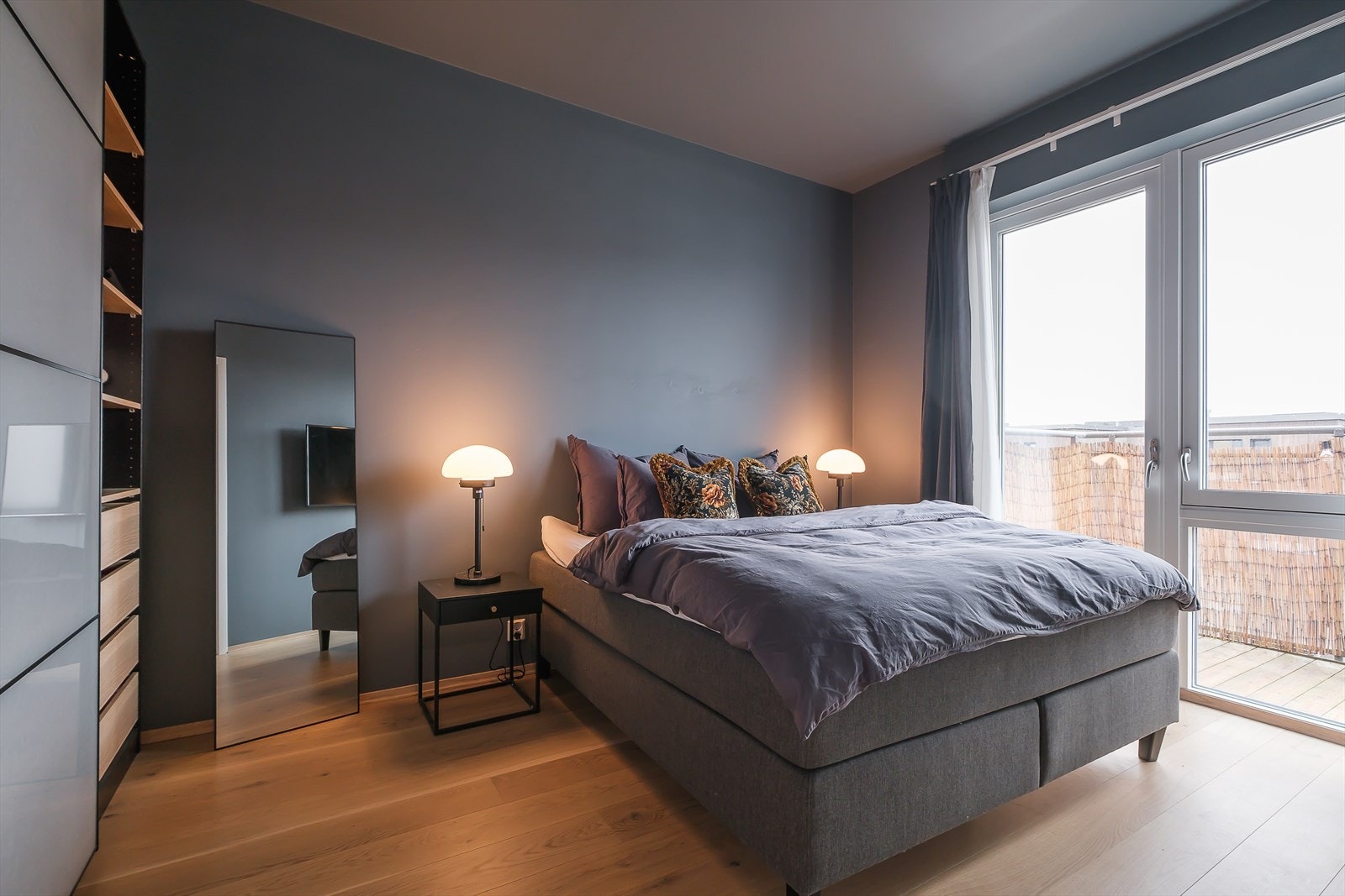 Hovedsoverommet måler 13 kvm og har god plass til både dobbeltseng og tilhørende møblement. Galleribilde