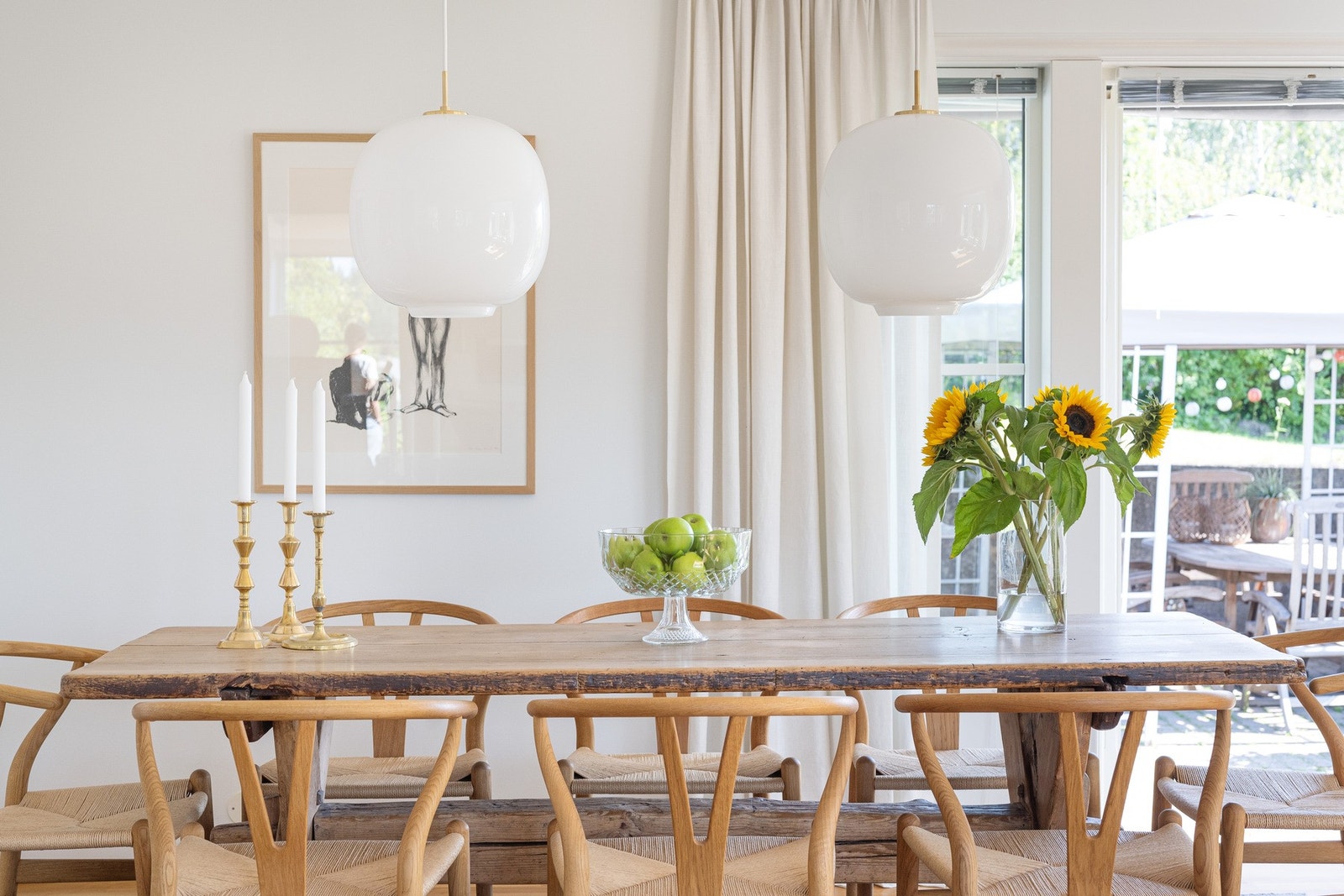 Her er det god plass til å samle venner og familie rundt bordet. Galleribilde