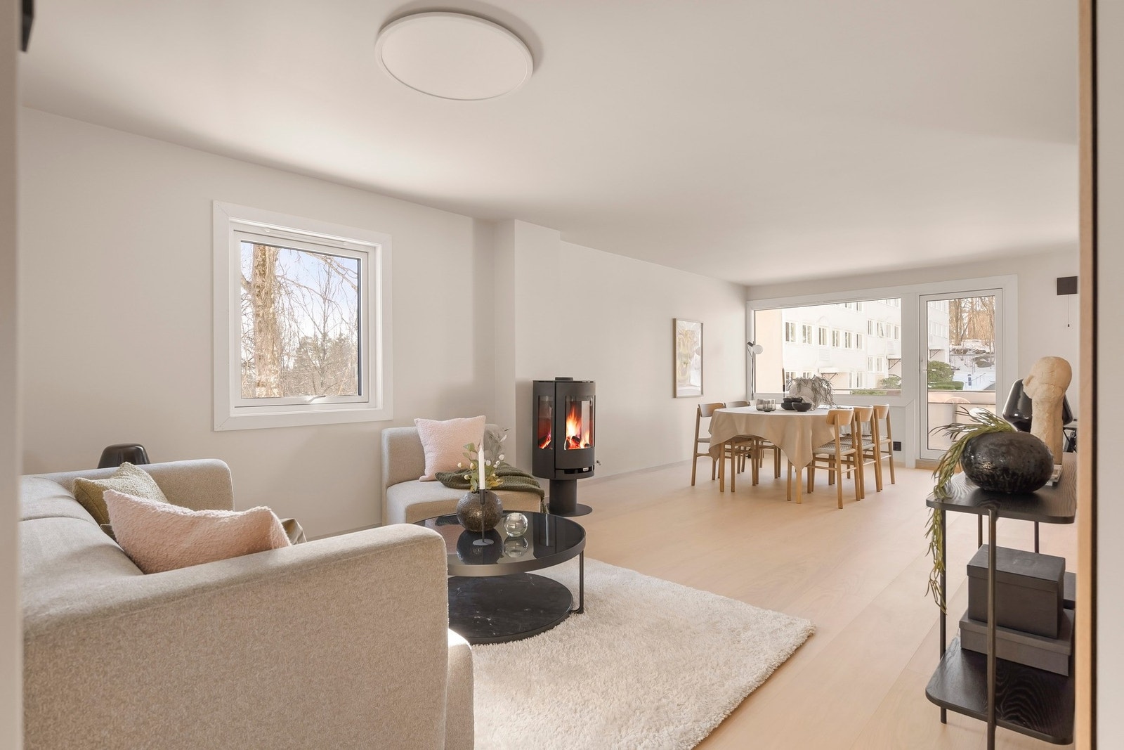 Velkommen til Ovenbakken 16A - presentert av Elise Riise Johnsen, tlf. 90 11 08 66. Fotograf: Juliane Jensen v/Studio Juliane Galleribilde