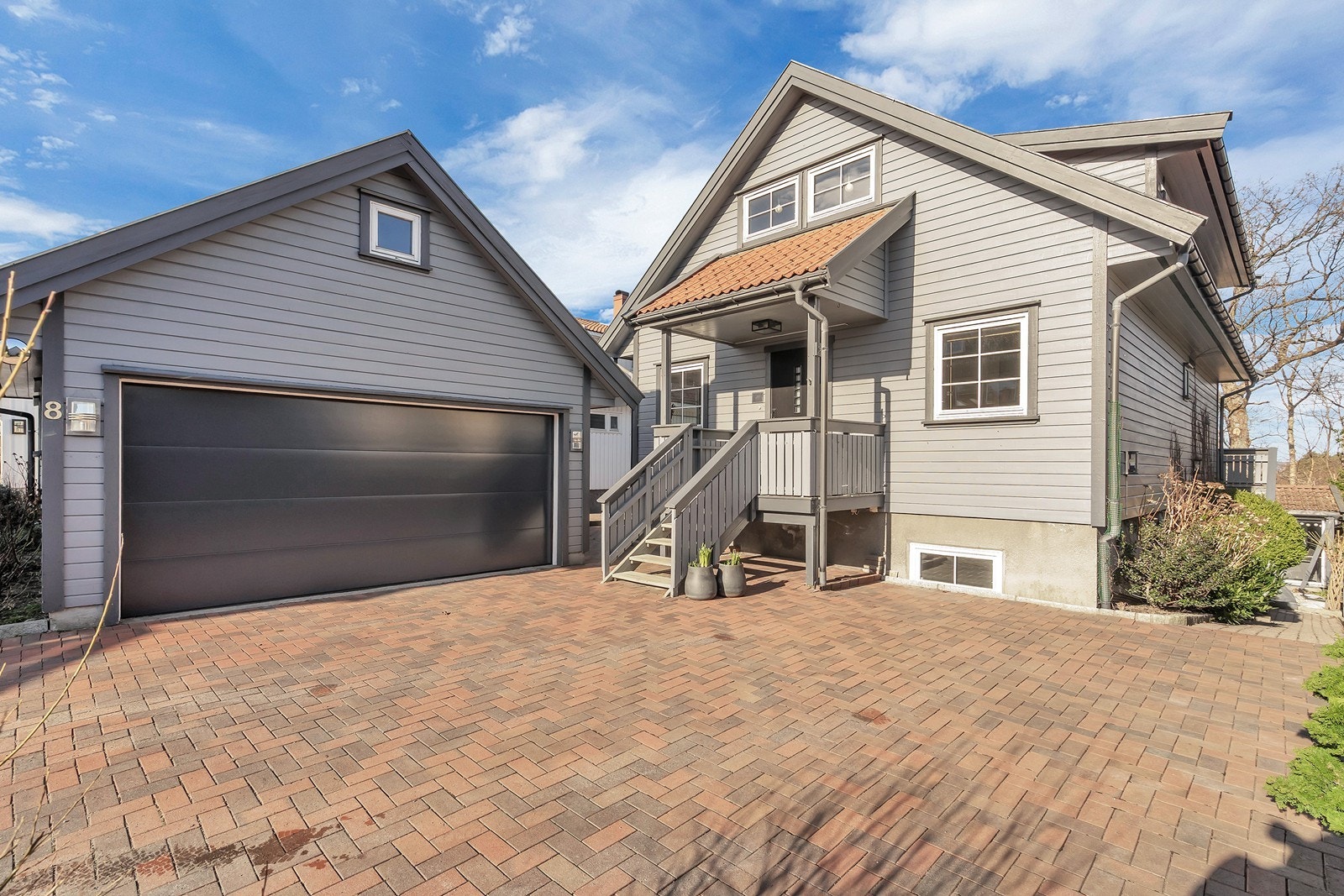 Rolig og barnevennlig beliggenhet i etablert boligområde uten gjennomgangstrafikk Galleribilde