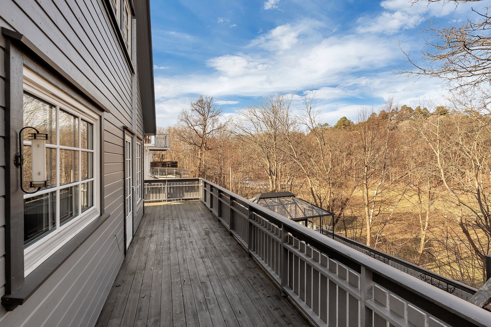 Usjenert og solrikt Galleribilde