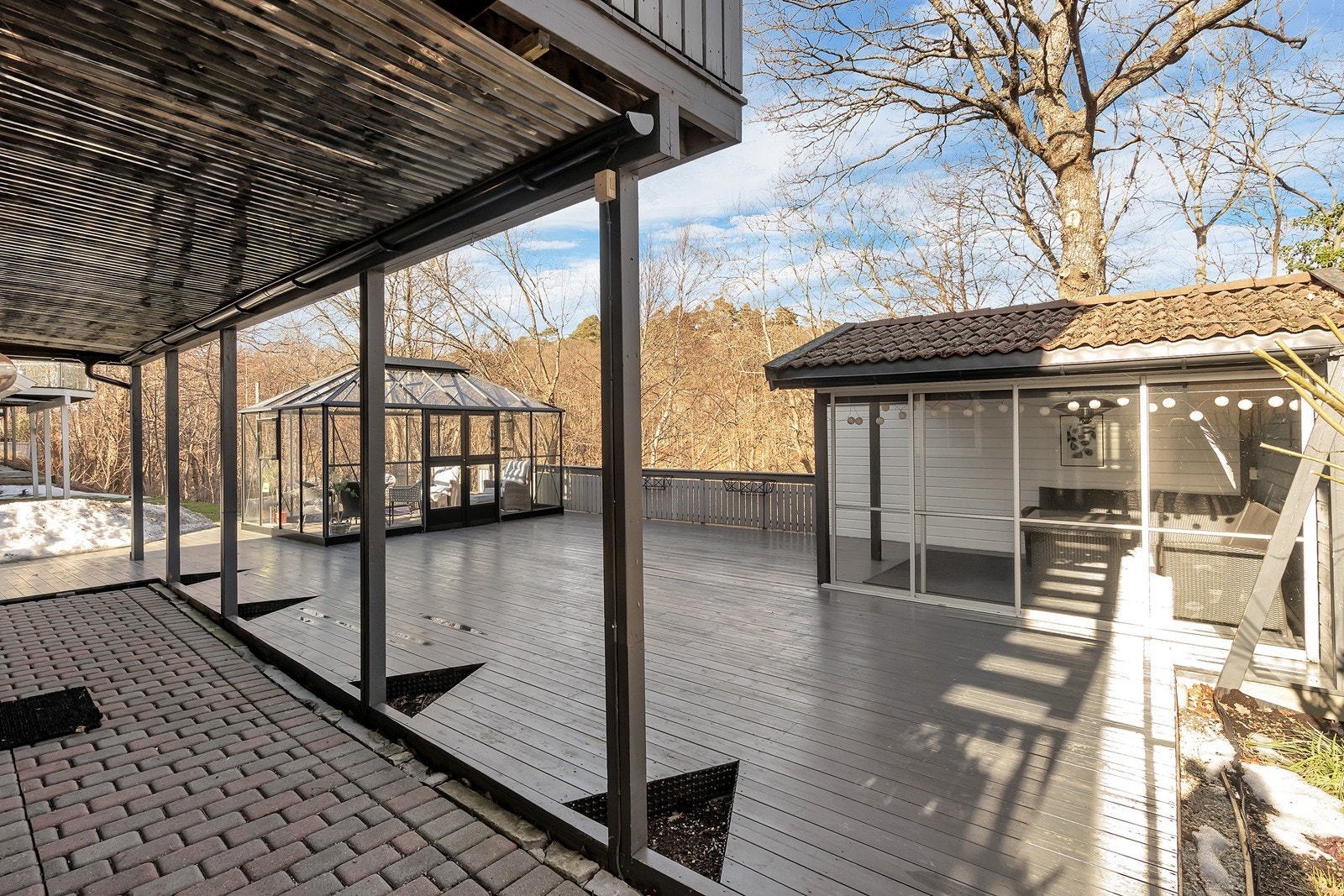 Velholdt og lettstelt tomt Galleribilde