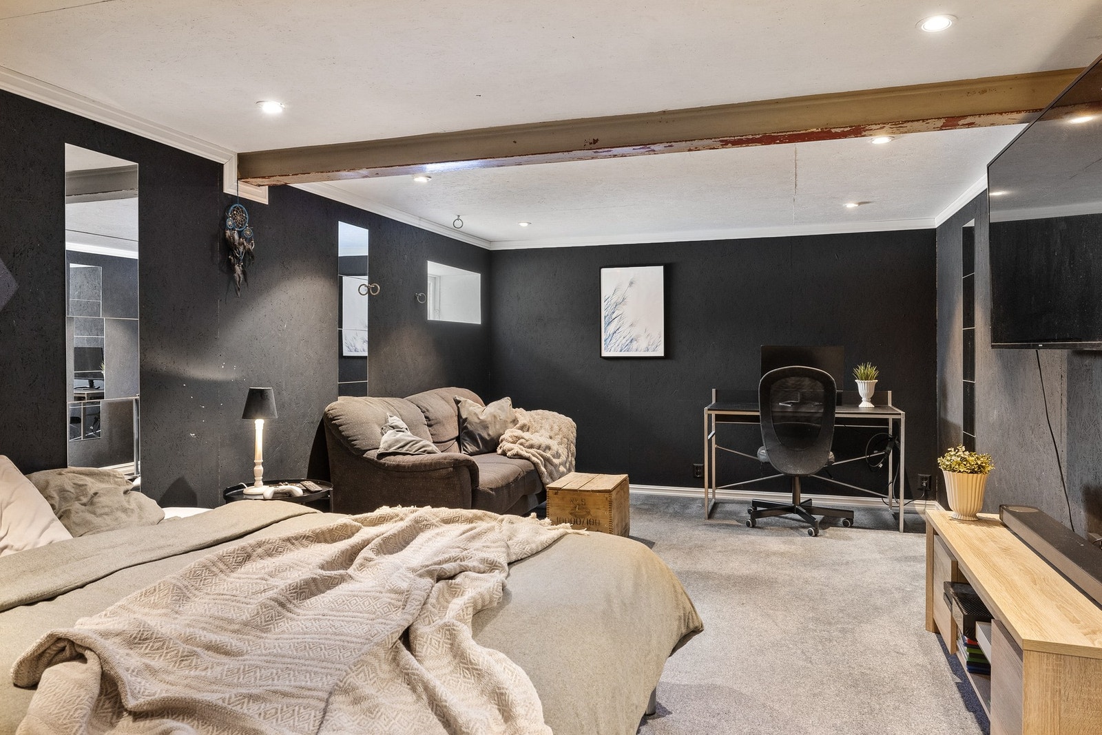 Kjelleren er påkostet og modernisert i 2020 og byr på gode bruksmuligheter Galleribilde