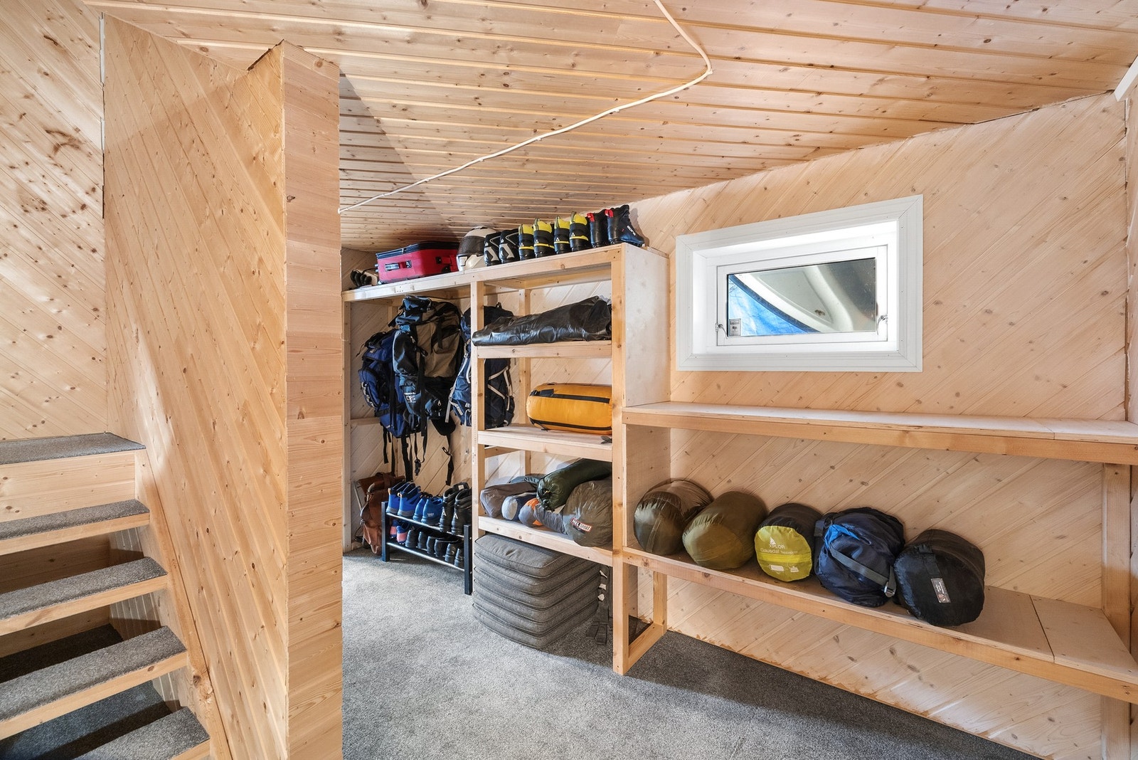 Kjelleretasjen byr på gode lagringsmuligheter Galleribilde