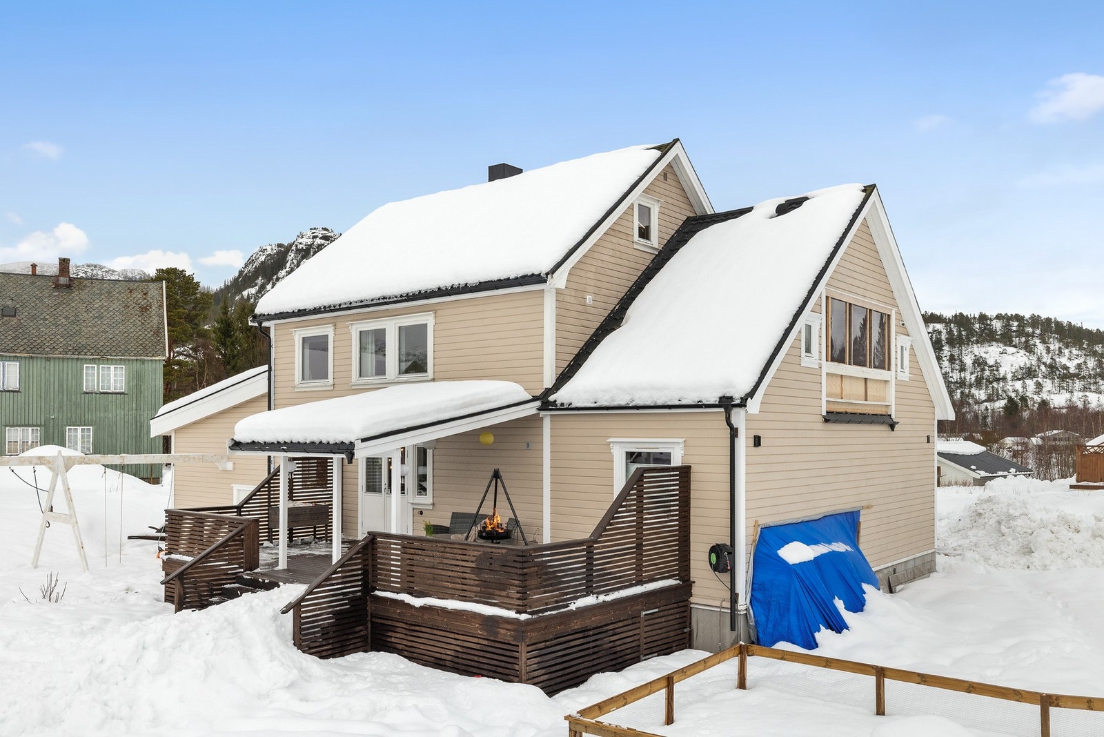 Eiendommen har selveiet tomt på 839 kvm og egner seg godt til en barnefamilie Galleribilde