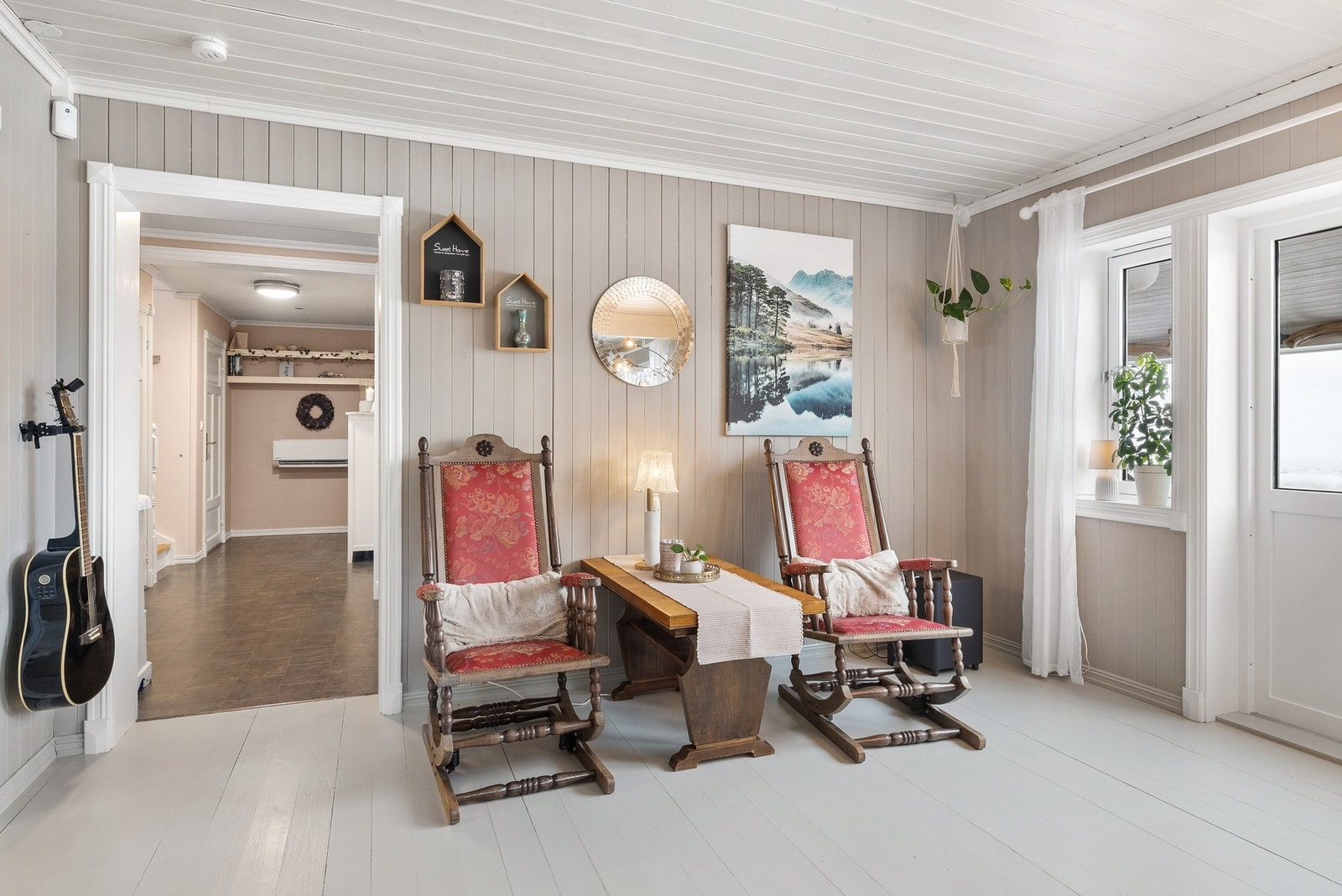 Boligen har de senere årene blitt godt vedlikeholdt, men har beholdt noe av sin originale stil Galleribilde