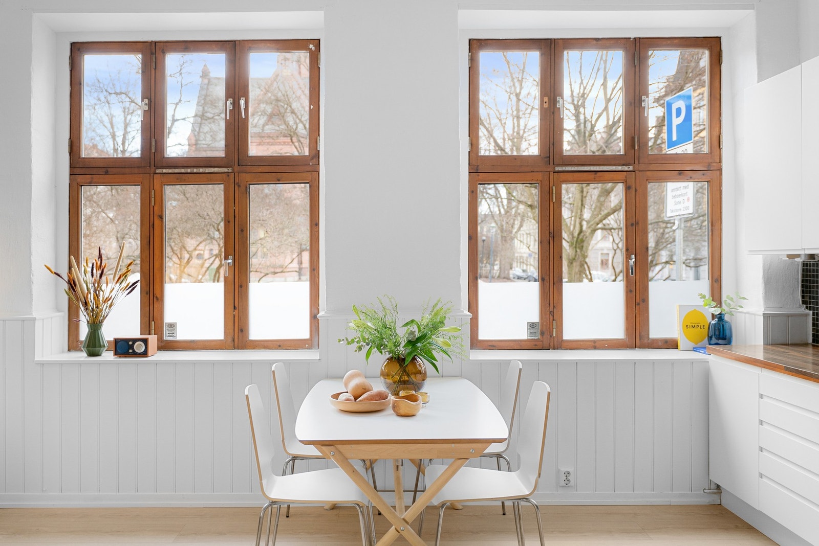 - De store vindusflatene bidrar til flotte innvendige lysforhold - Galleribilde