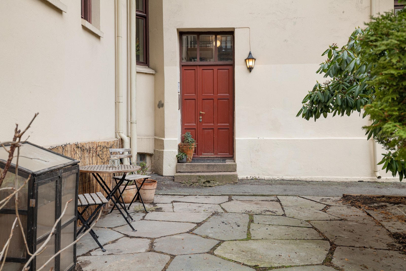 - Inngangsdør til oppgangen - Galleribilde