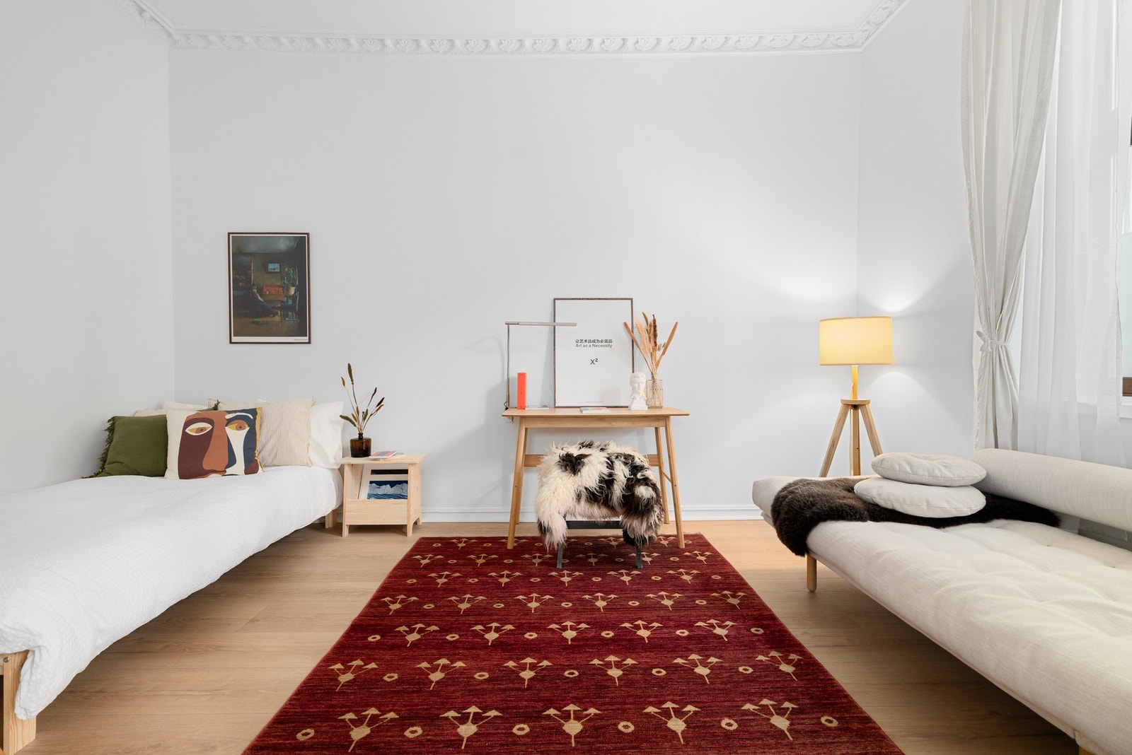 - Det er god plass til en større seng om ønskelig - Galleribilde