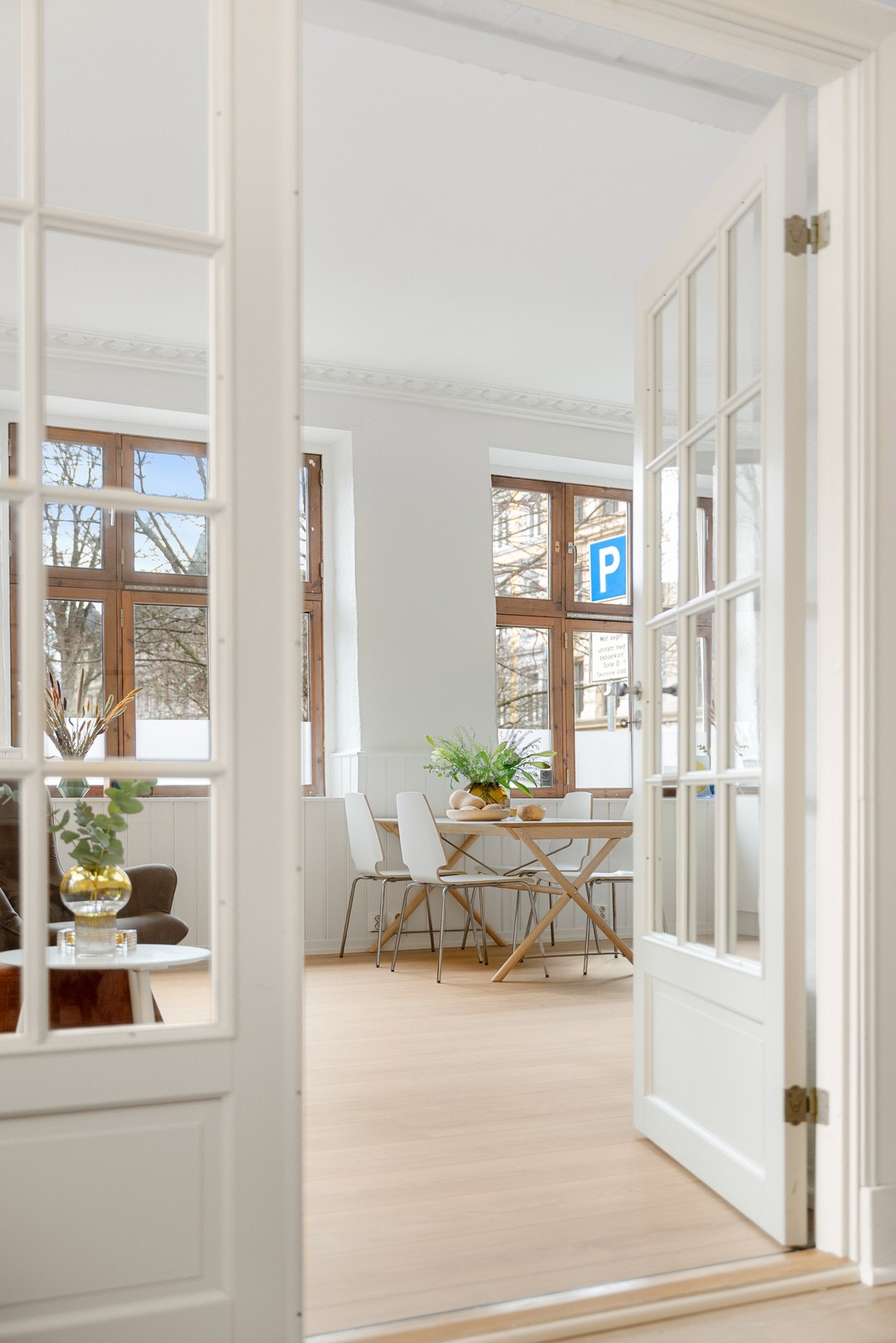 - De glassfelte fløydører mellom rommene gir en mer fleksibel løsning - Galleribilde