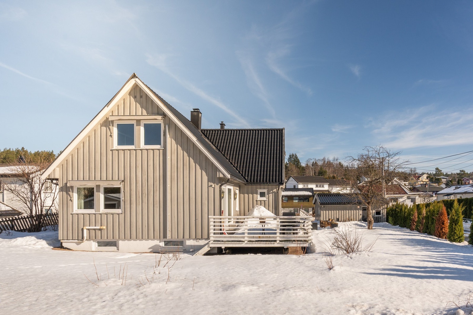 Beliggende i et etablert og familievennlig boligområde. Galleribilde