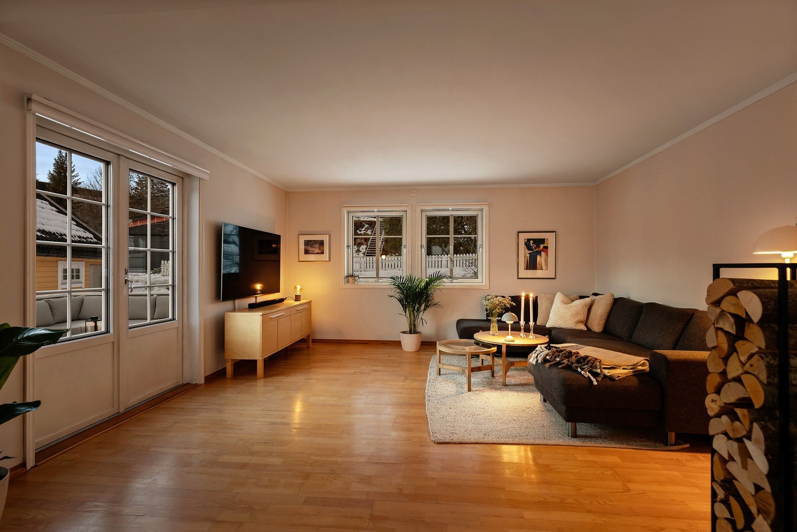 Innbydende stueareal på romslige 31 kvadratmeter. Galleribilde