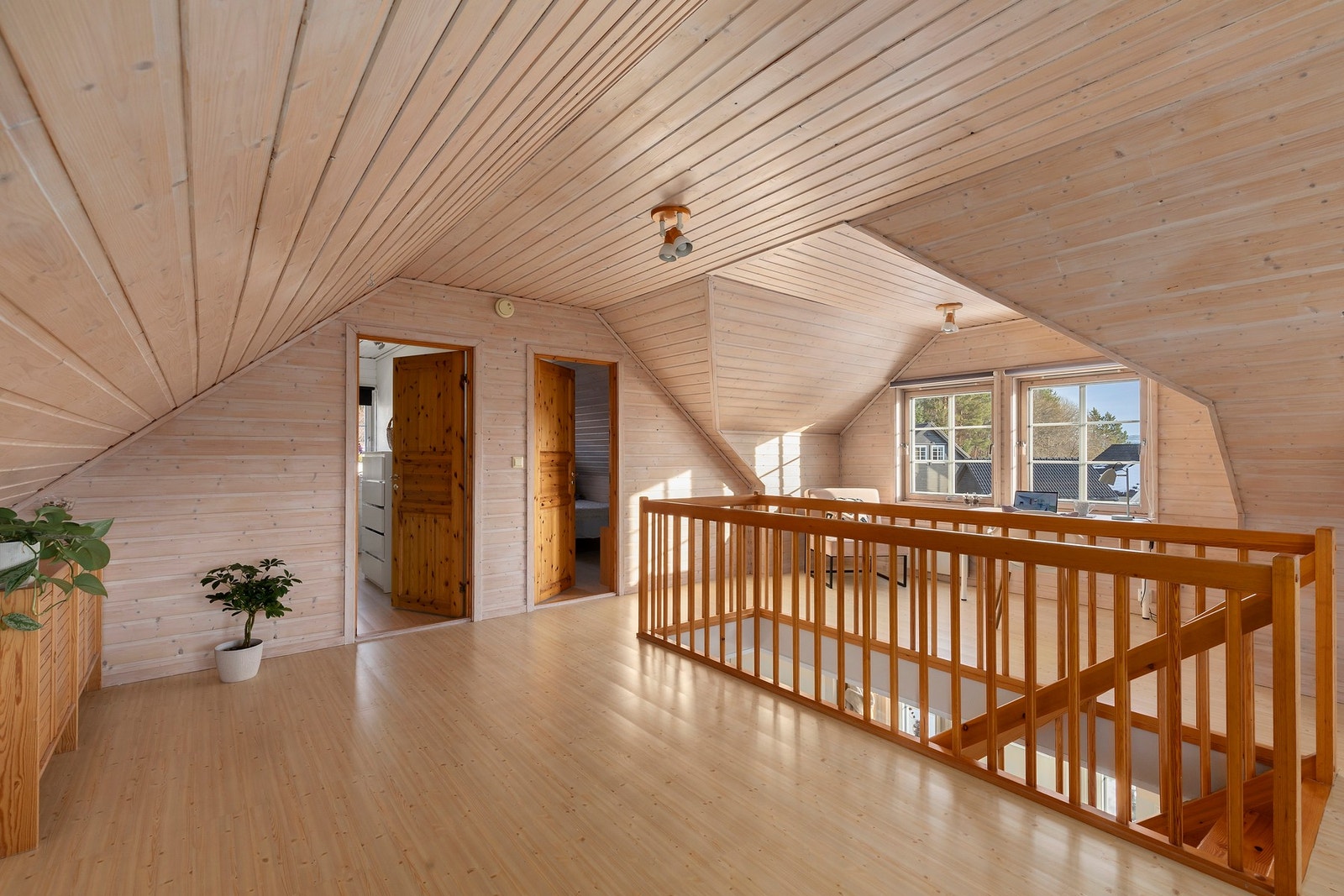 Begge soverommene i andre etasje måler gode 7 kvadratmeter. Galleribilde