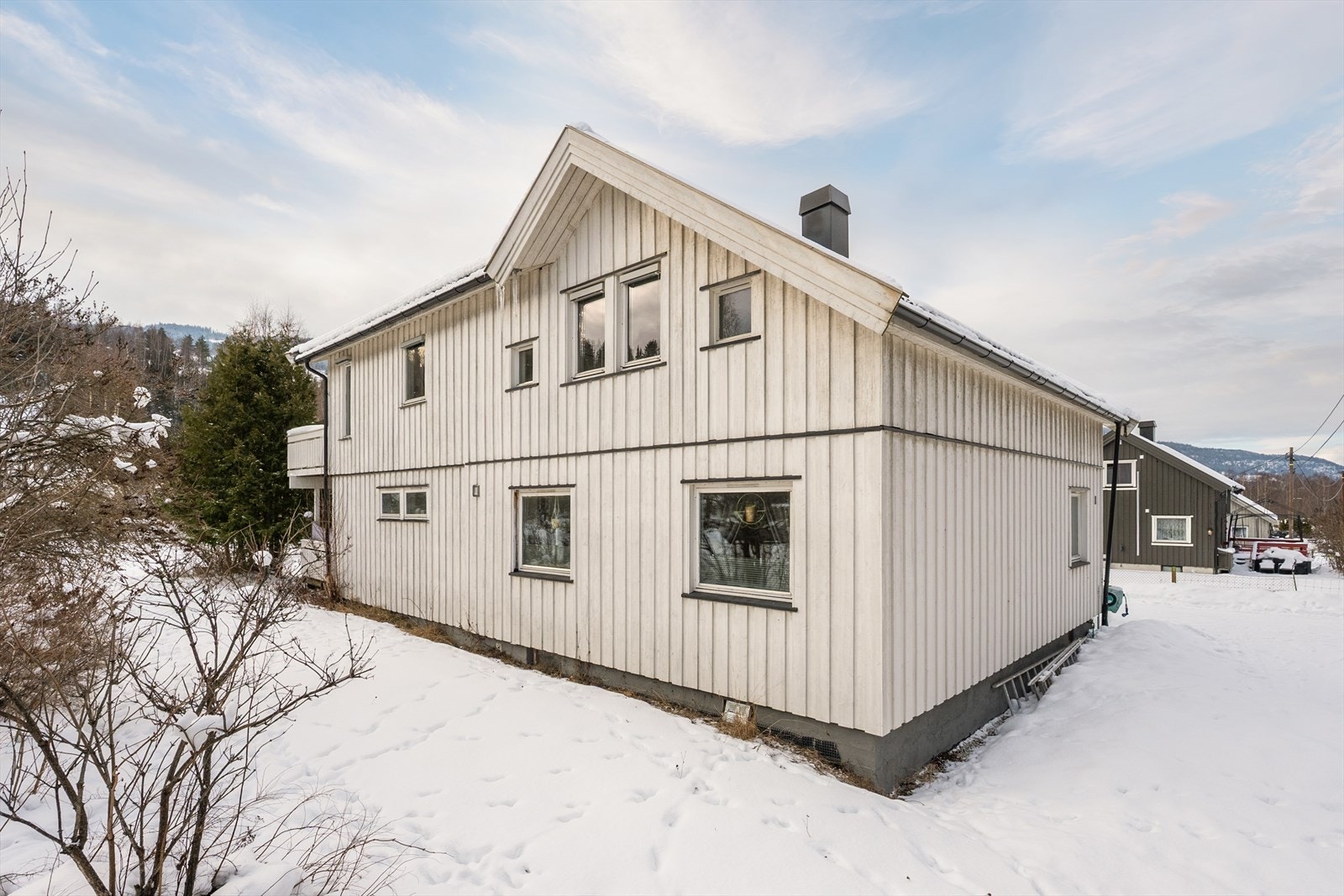 Her er det plass til både huskestativ og trampoline mm. Galleribilde